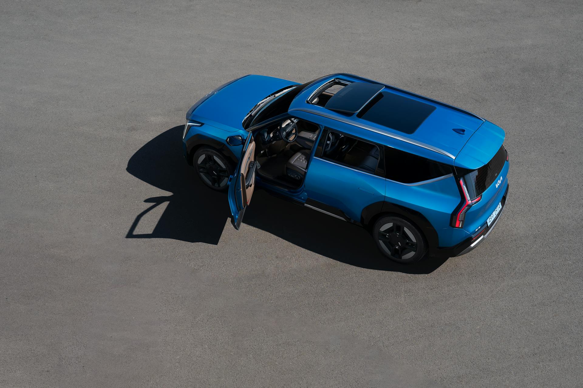 A car with an open front door | Source: Pexels