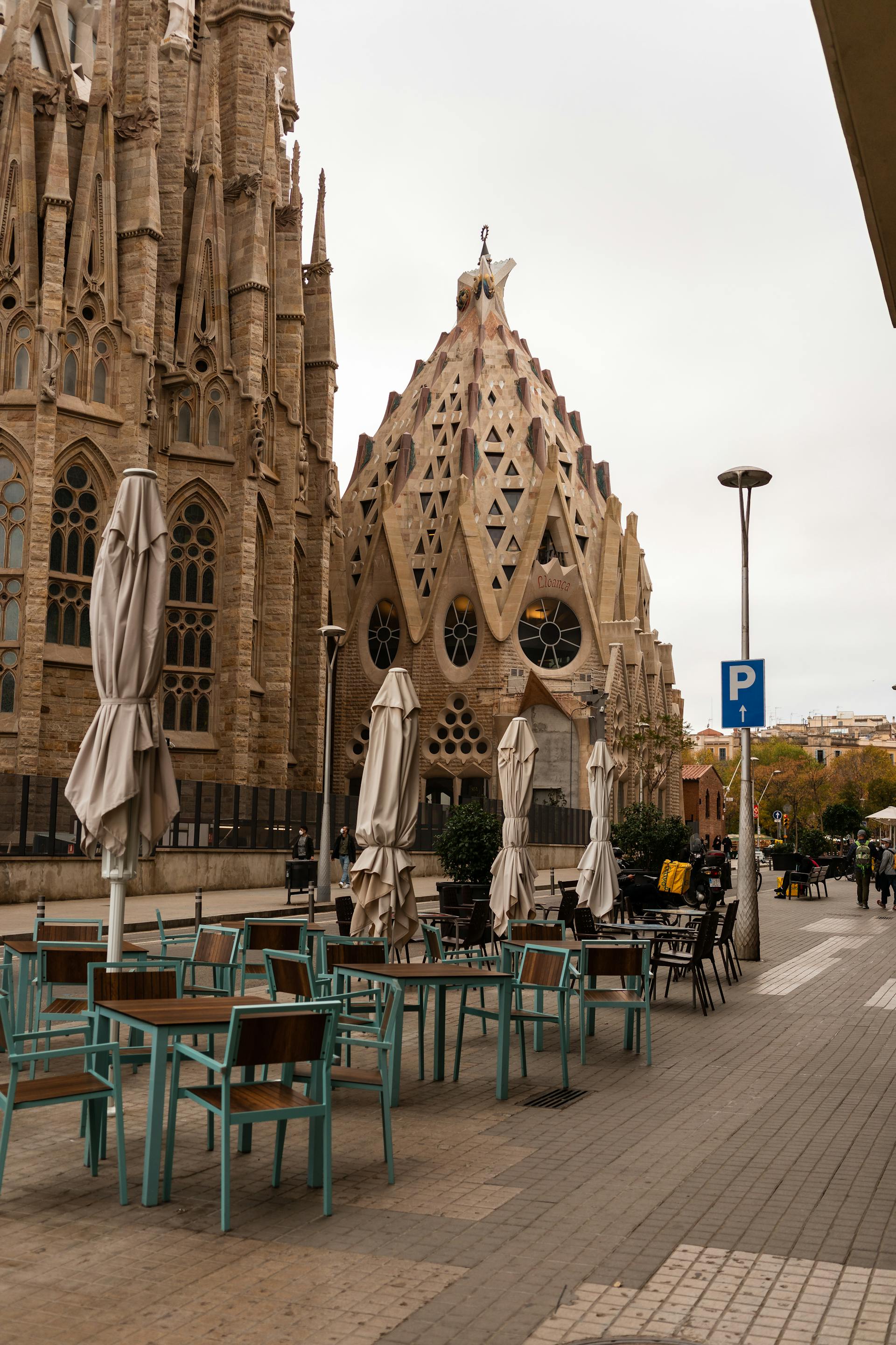 A sidewalk café | Source: Pexels