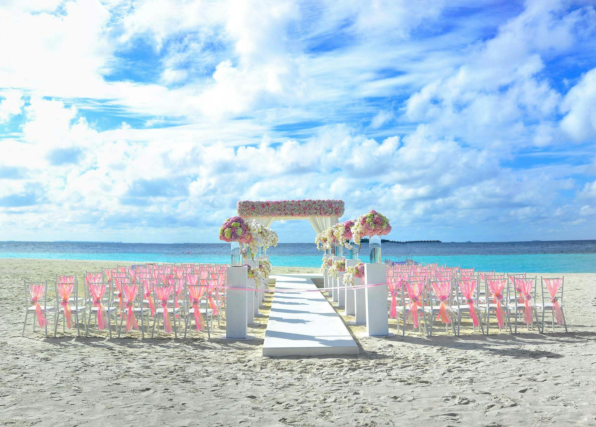 A beach wedding | Source: Pexels