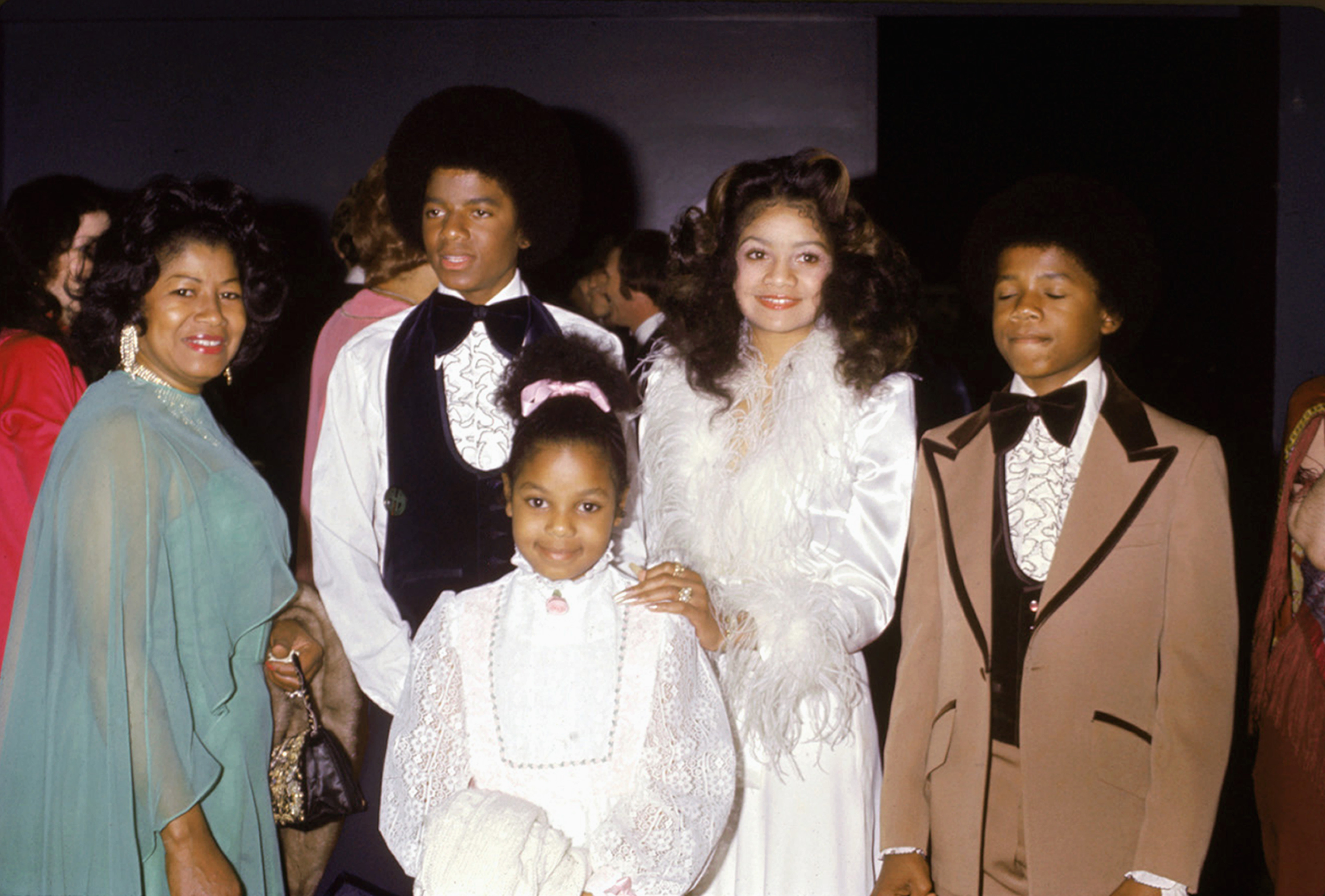 Michael Jackson with his mother Katherine, sisters Janet and La Toya and brother Randy in Hollywood, California on December 15, 1973.| Source: Getty Images