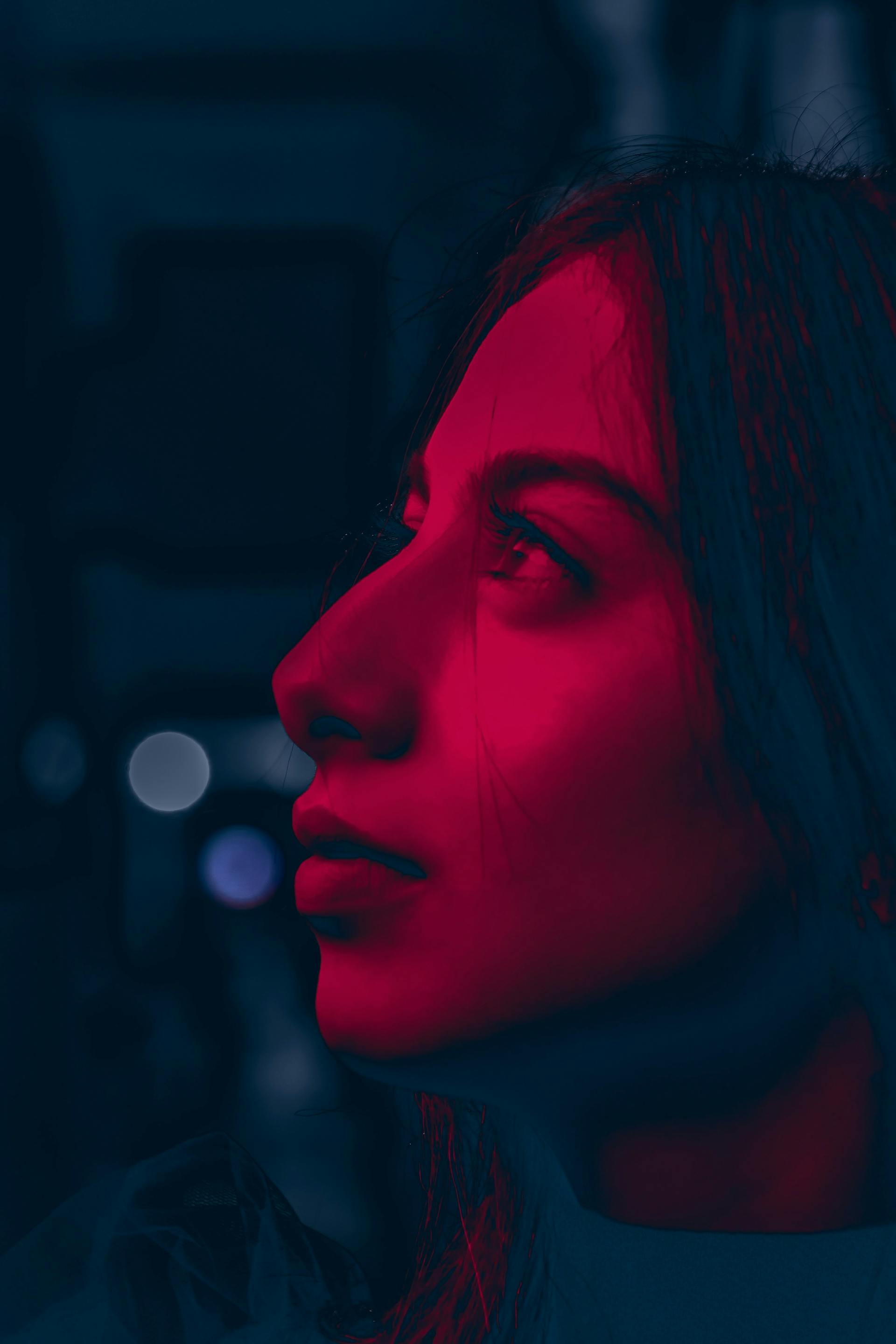 A tense woman | Source: Pexels
