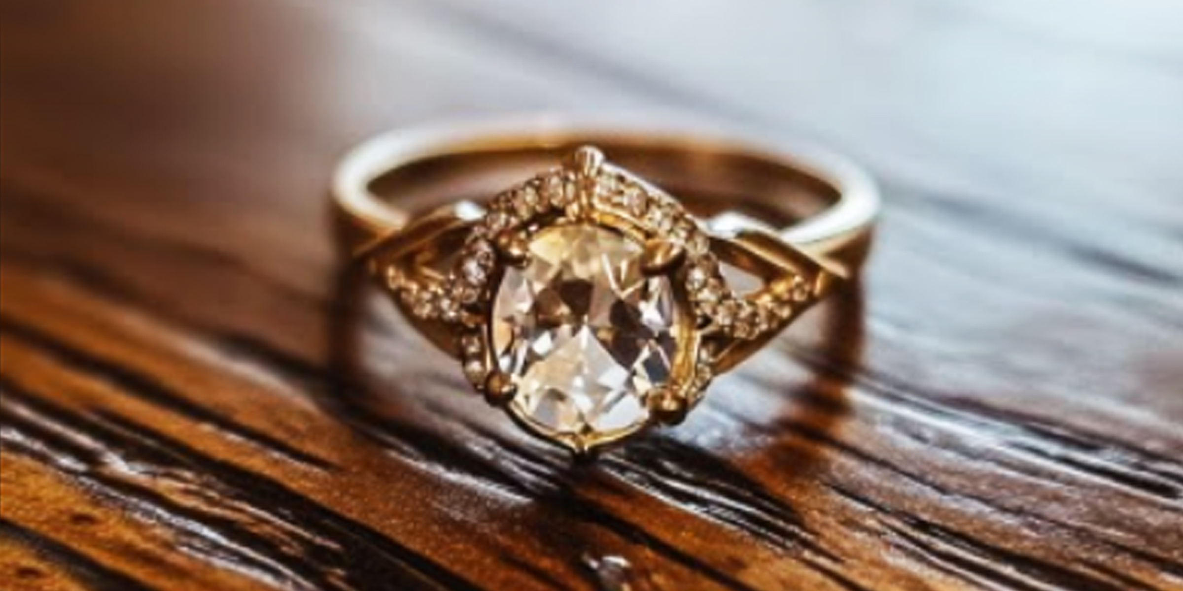 A close-up shot of a ring | Source: Amomama