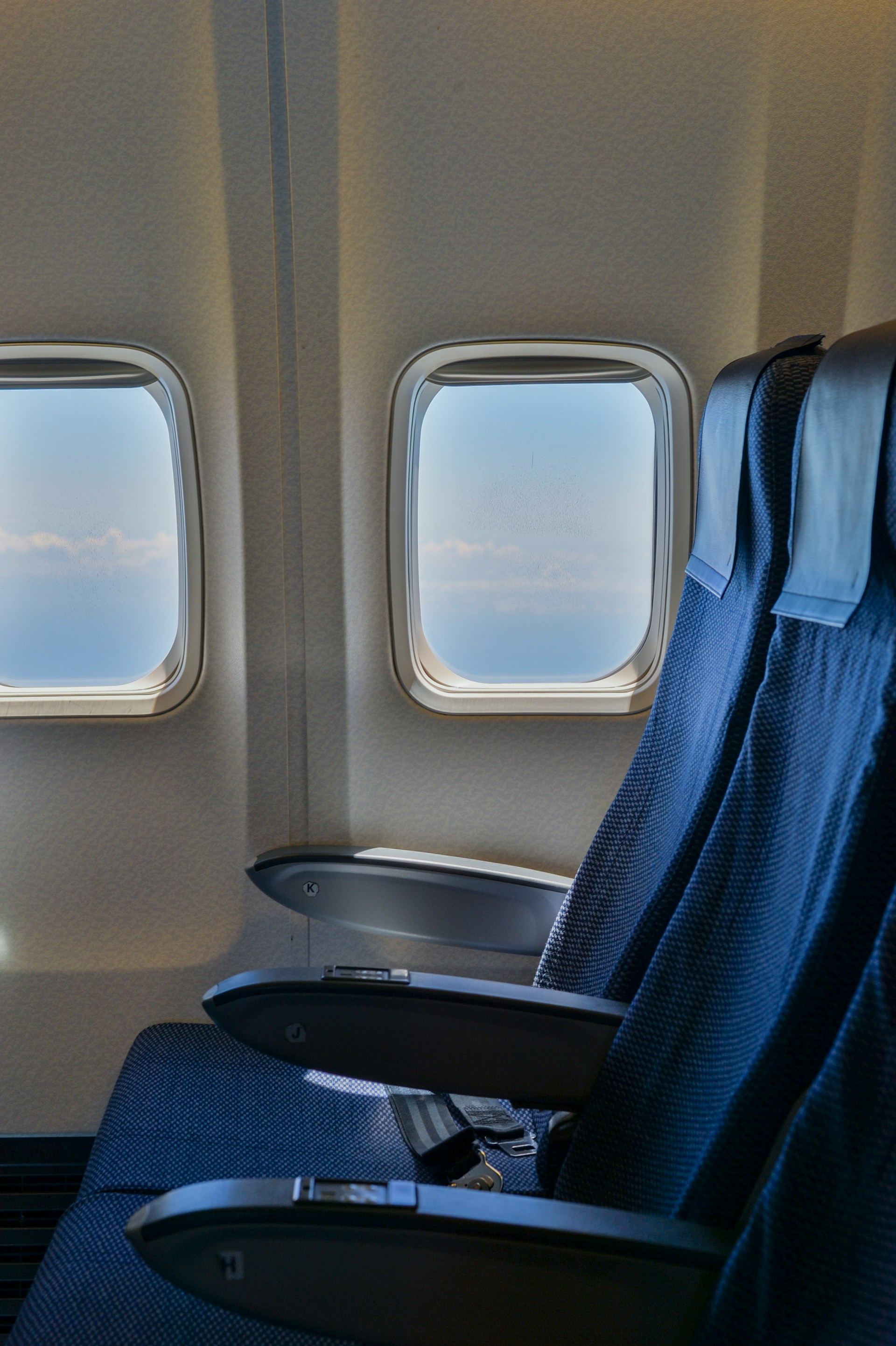 Empty seats in a flight | Source: Unsplash