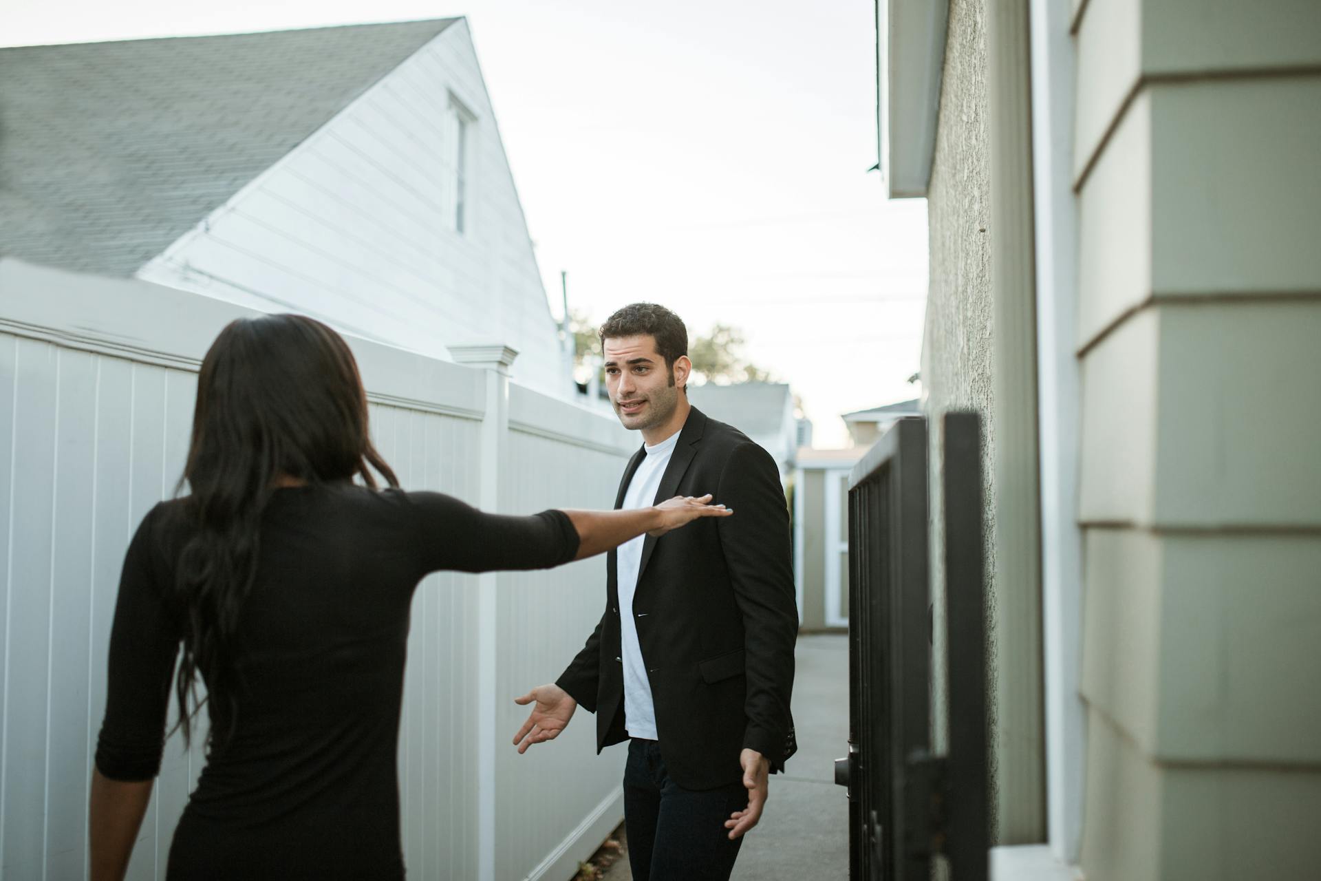 A couple arguing | Source: Pexels