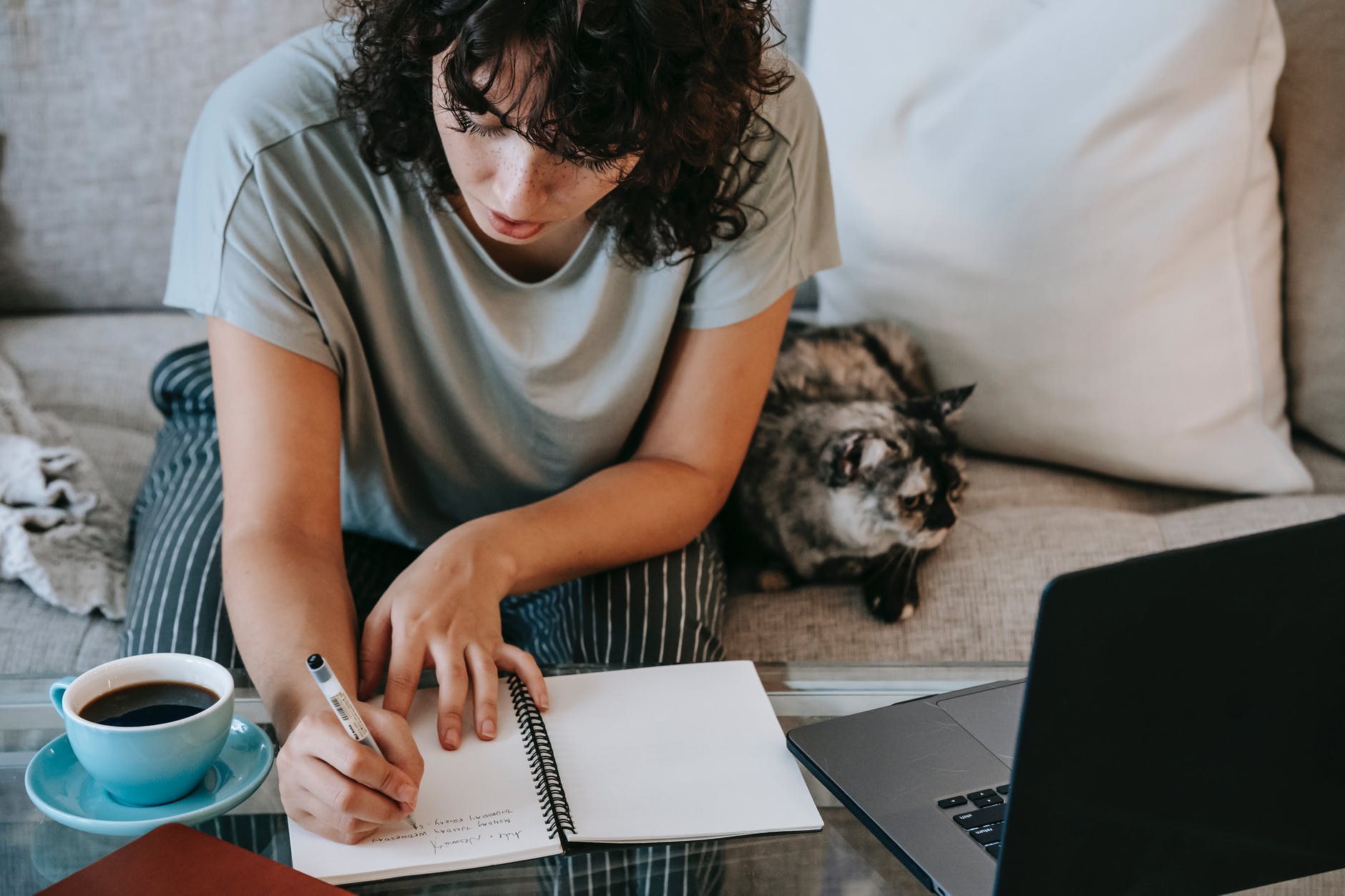 I couldn't see Dad when I left home because we were both busy. | Source: Pexels