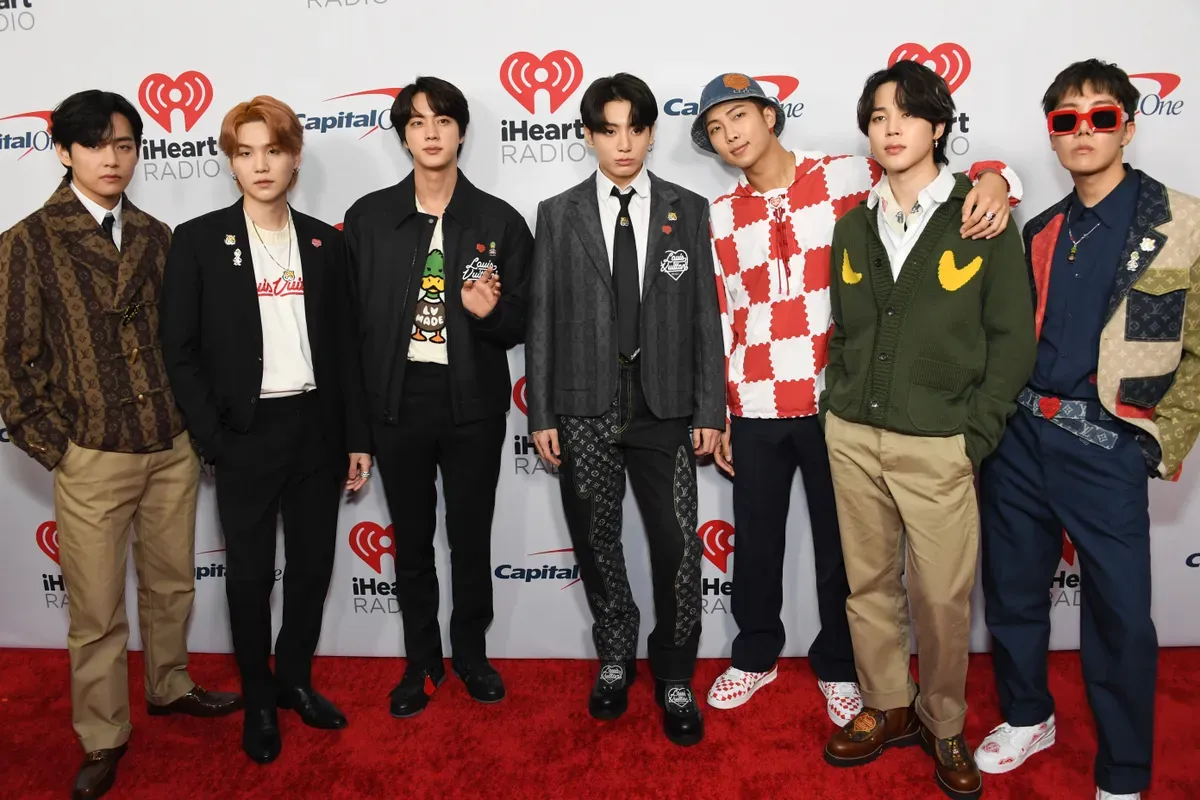 V, Suga, Jin, Jungkook, RM, Jimin, and J-Hope of BTS attend 102.7 KIIS FM's Jingle Ball 2021 Presented By Capital One at The Forum on December 03, 2021 in Inglewood, California. | Source: Getty Images