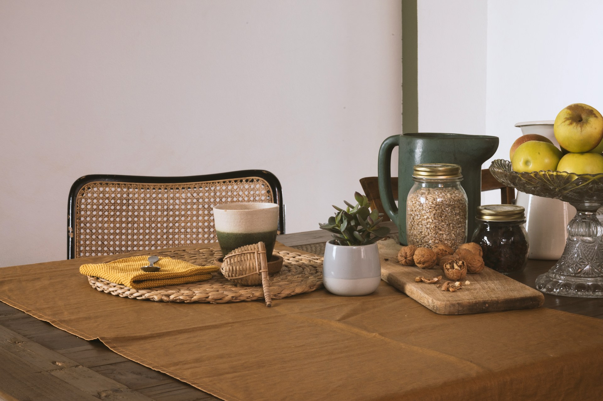 A classic kitchen table | Source: Unsplash