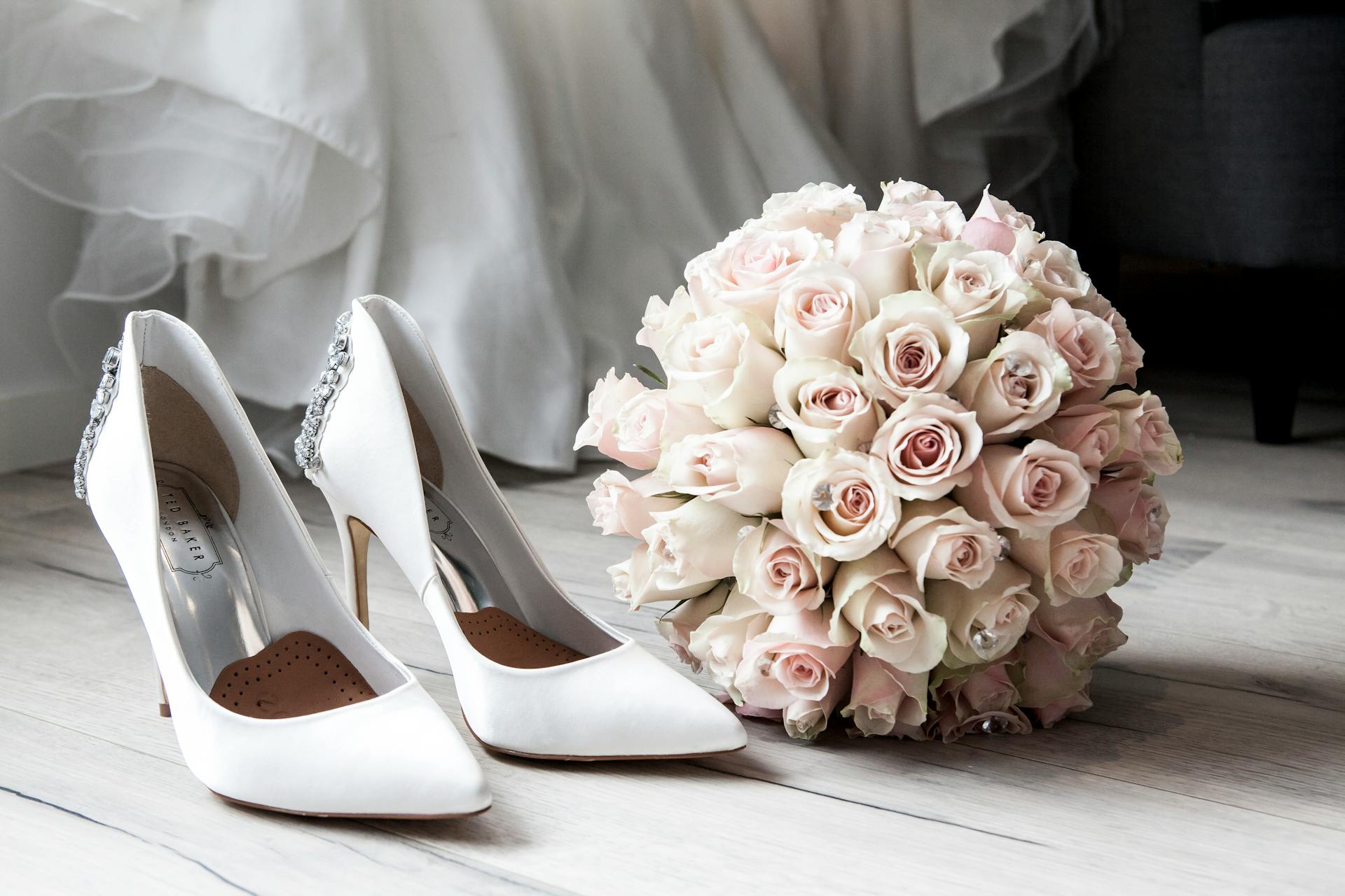 Wedding accessories and outfit | Source: Pexels