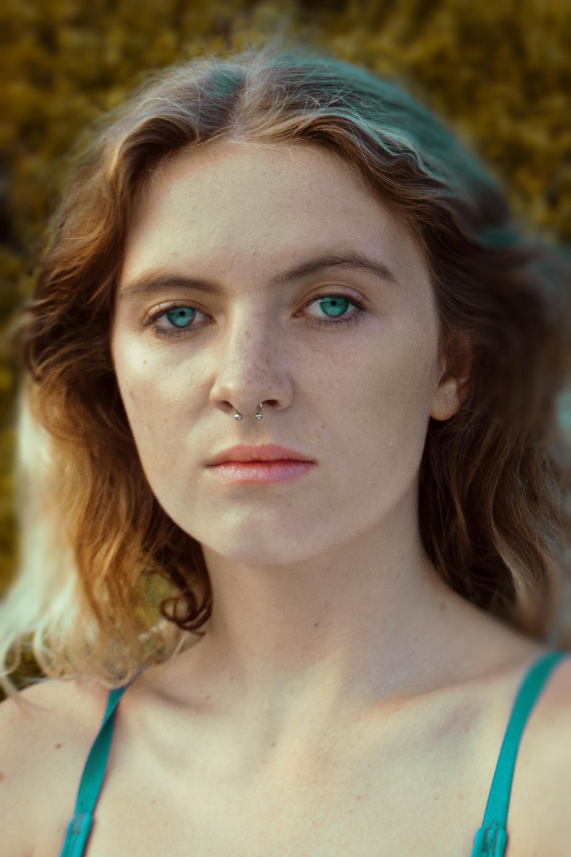 A woman with a serious expression | Source: Pexels