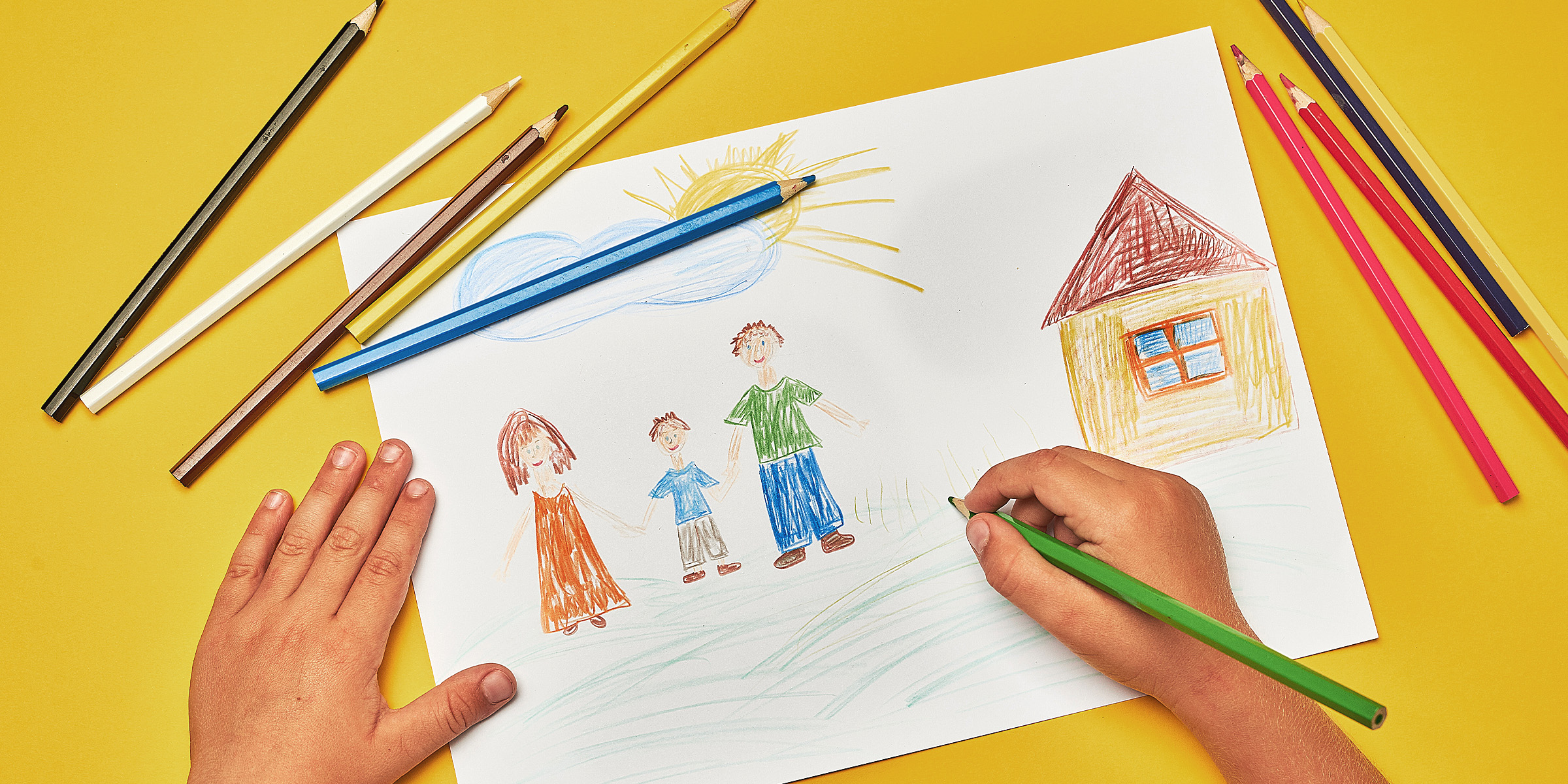 A child drawing | Source: Shutterstock