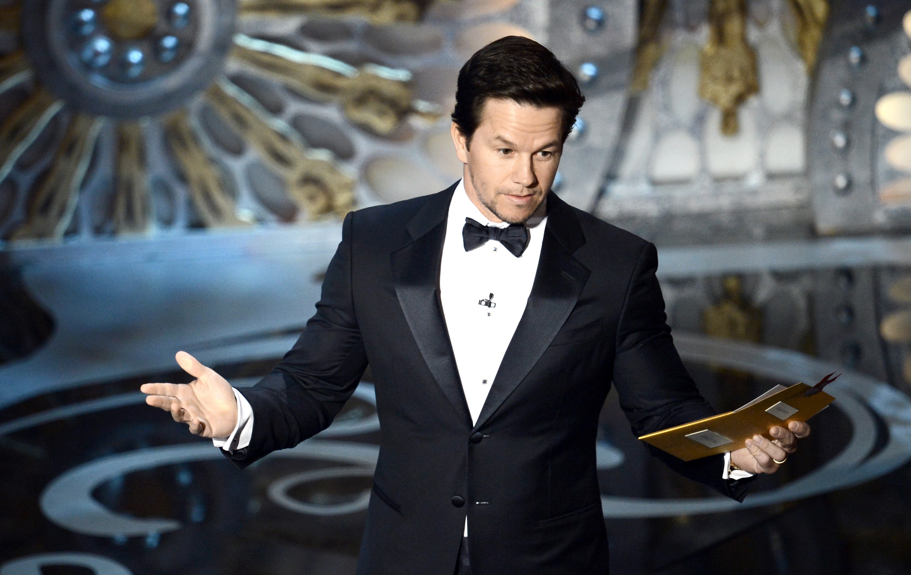 Mark Wahlberg presents onstage during the Oscars held at the Dolby Theatre on February 24, 2013 in Hollywood, California. | Source: Getty Images