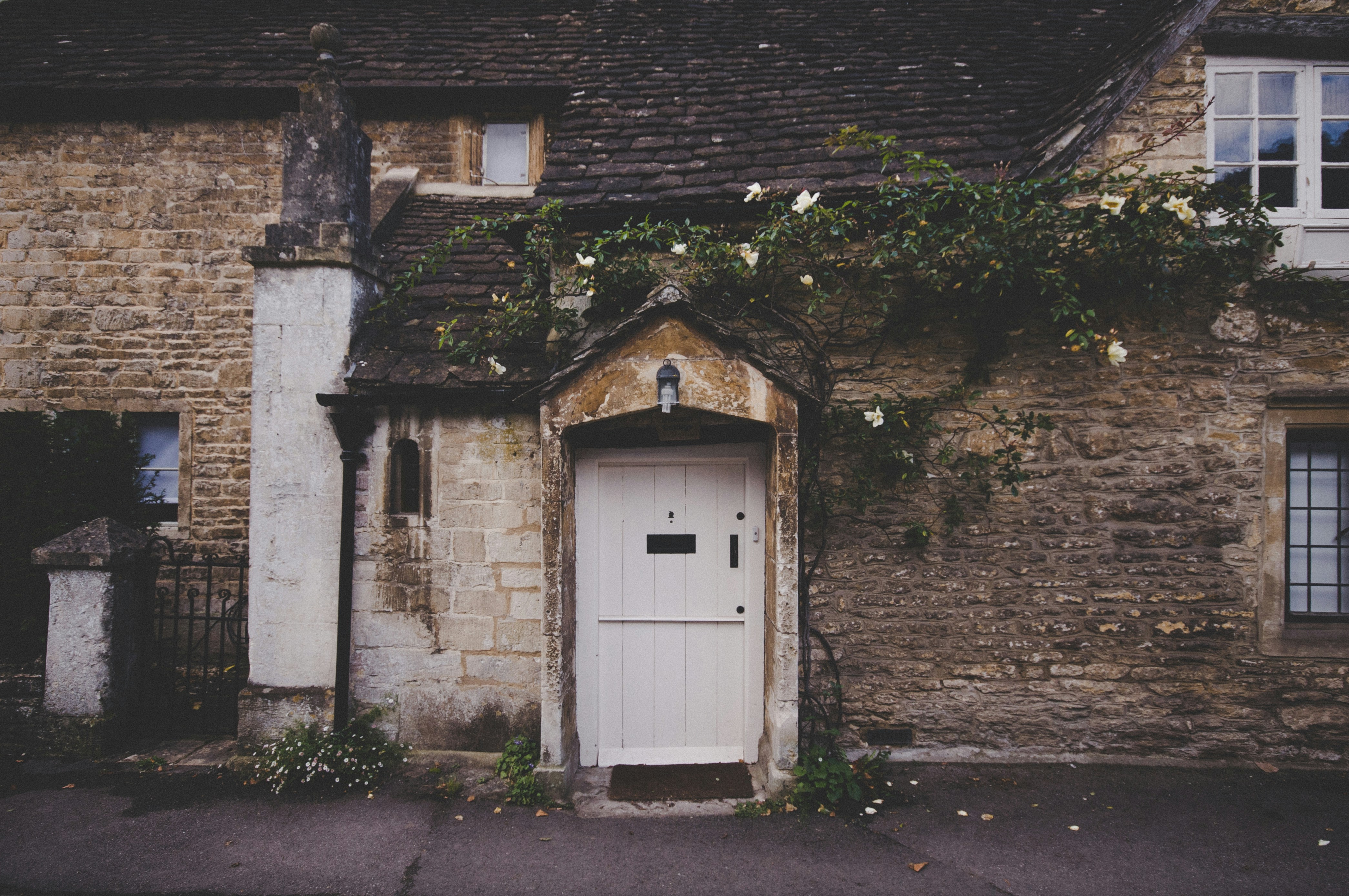 Uma casa velha | Fonte: Unsplash