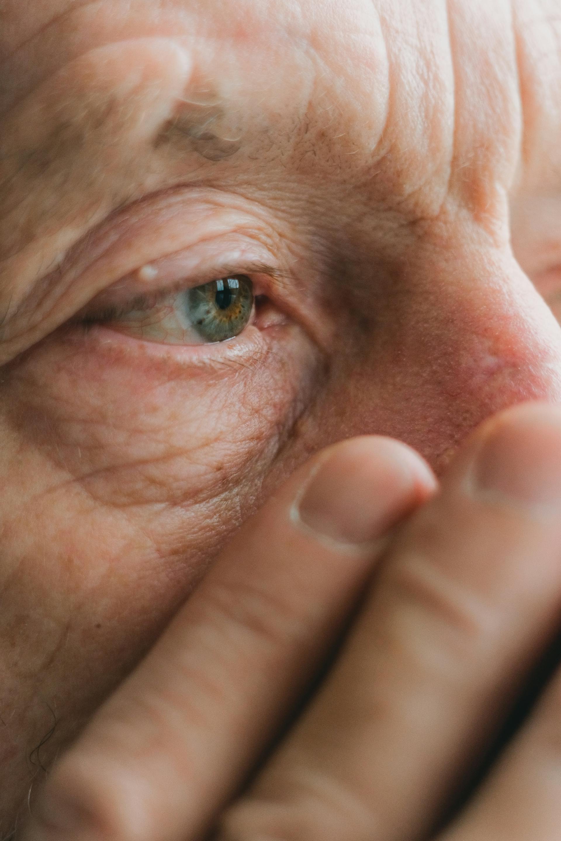 A close-up shot of an older man's eye | Source: Pexels