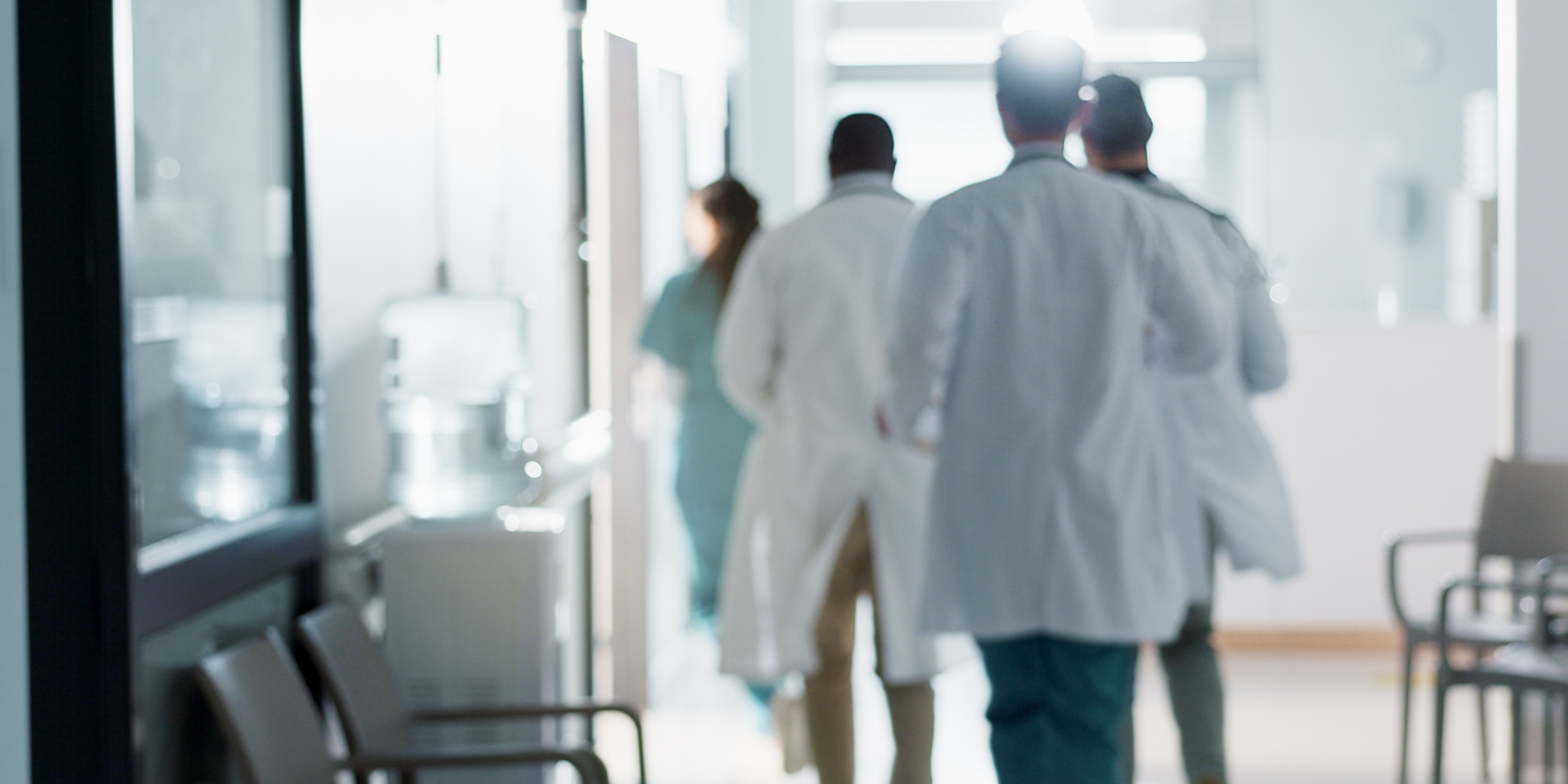 Doctors rushing to attend to an emergency | Source: Shutterstock