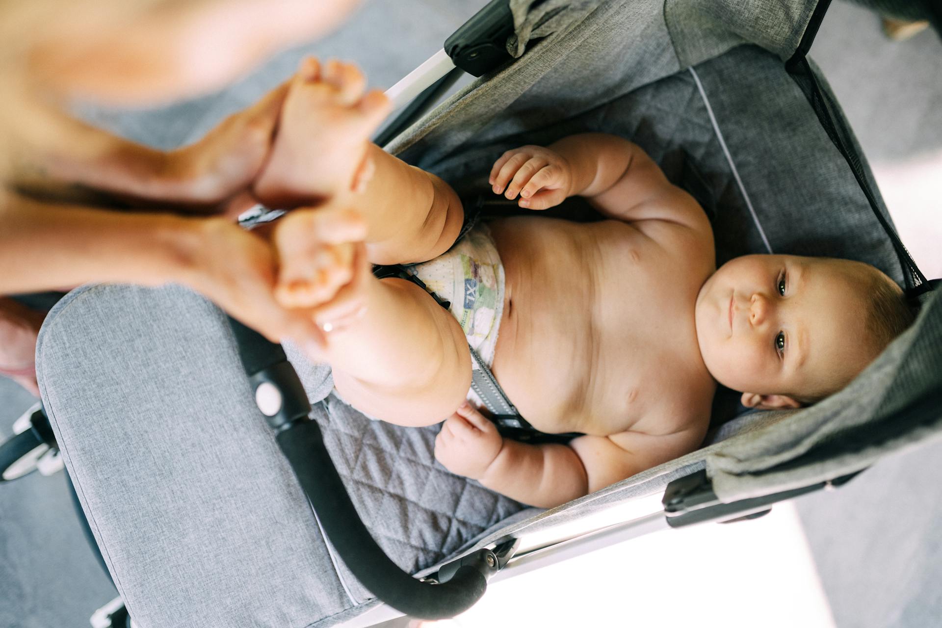 A baby in a stroller | Source: Pexels