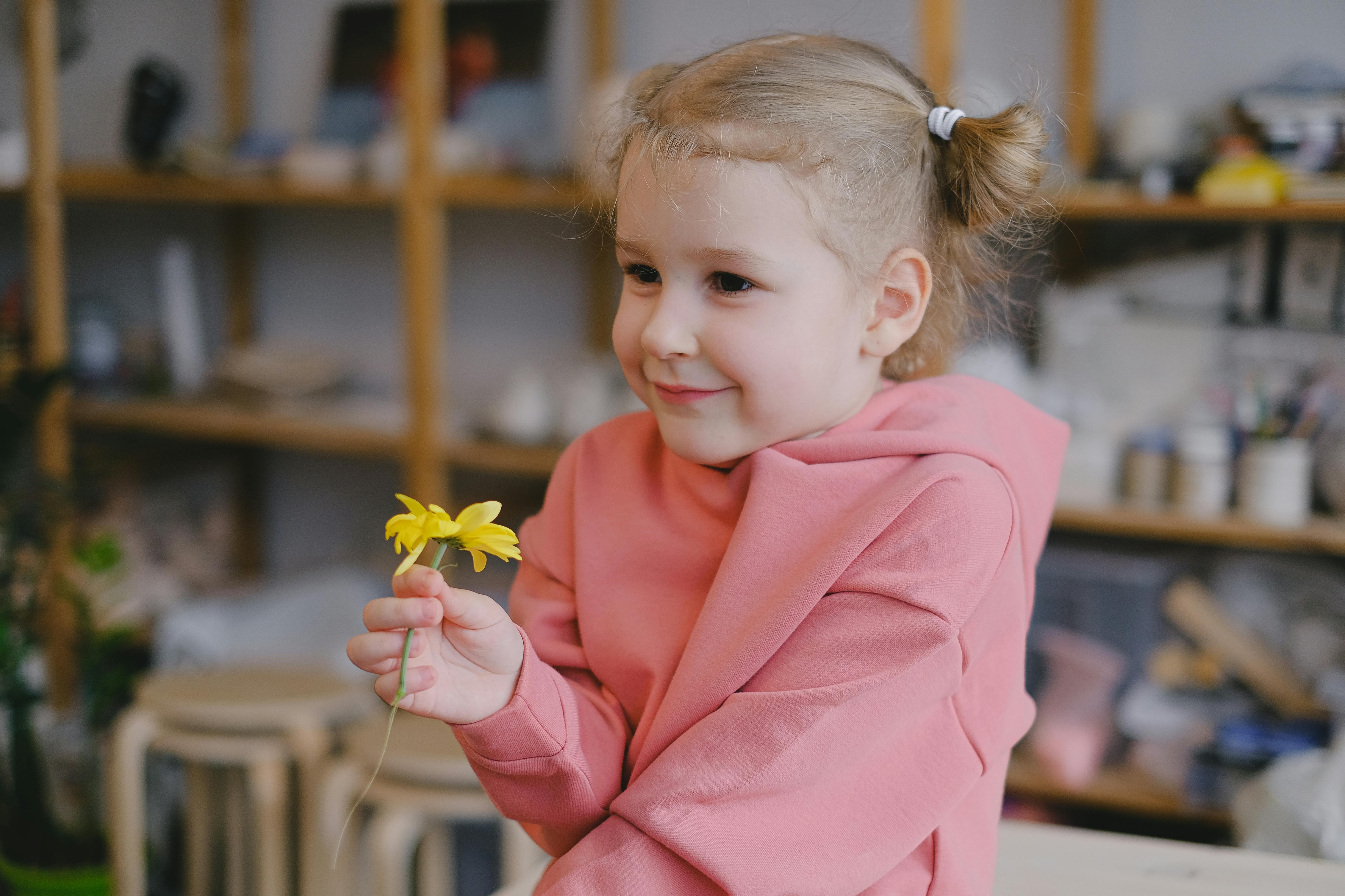 A small happy girl | Source: Pexels