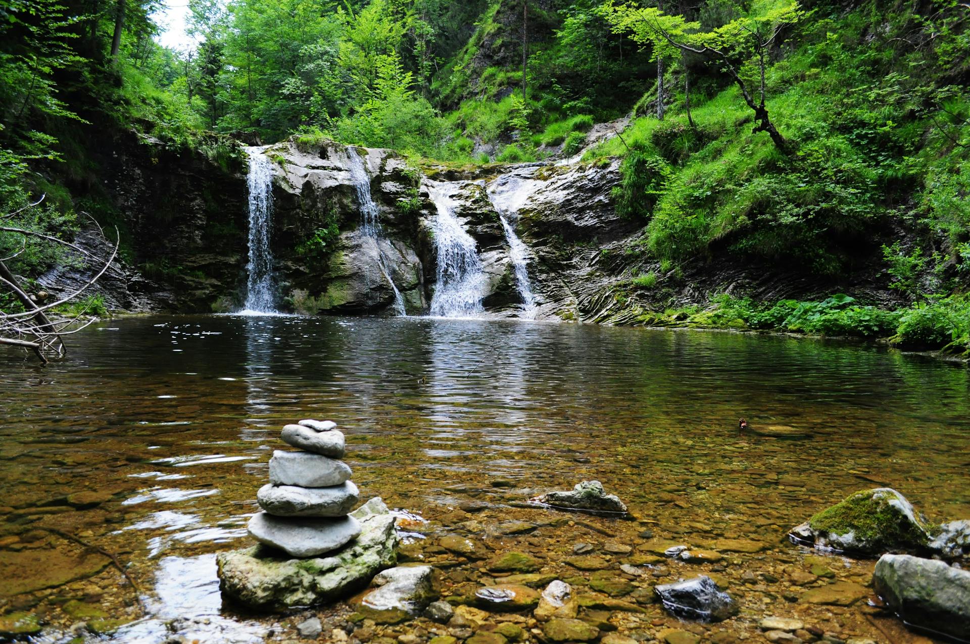 A waterfall | Source: Pexels