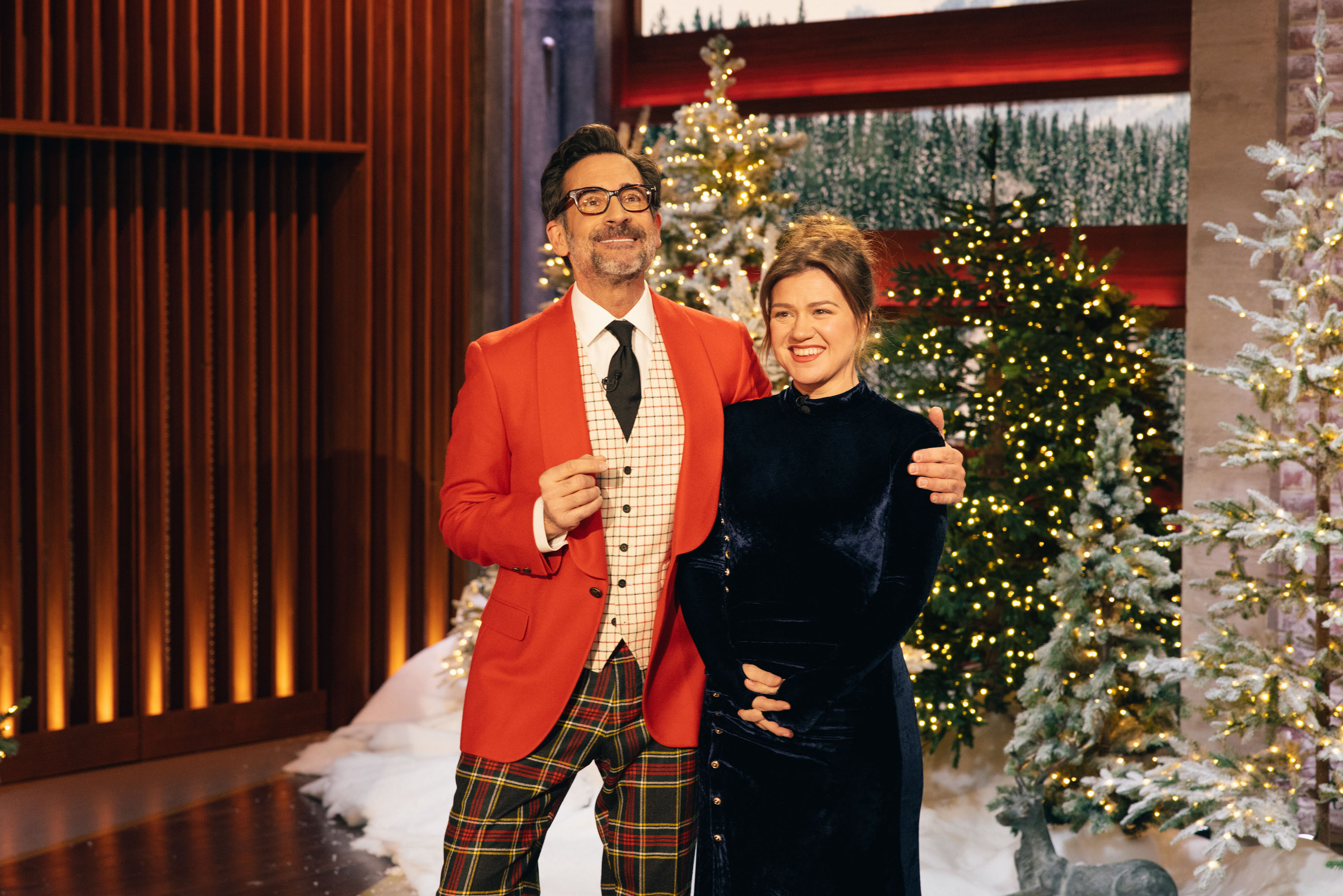 Lawrence Zarian and Kelly Clarkson during an episode of "The Kelly Clarkson Show" on December 9, 2025. | Source: Getty Images