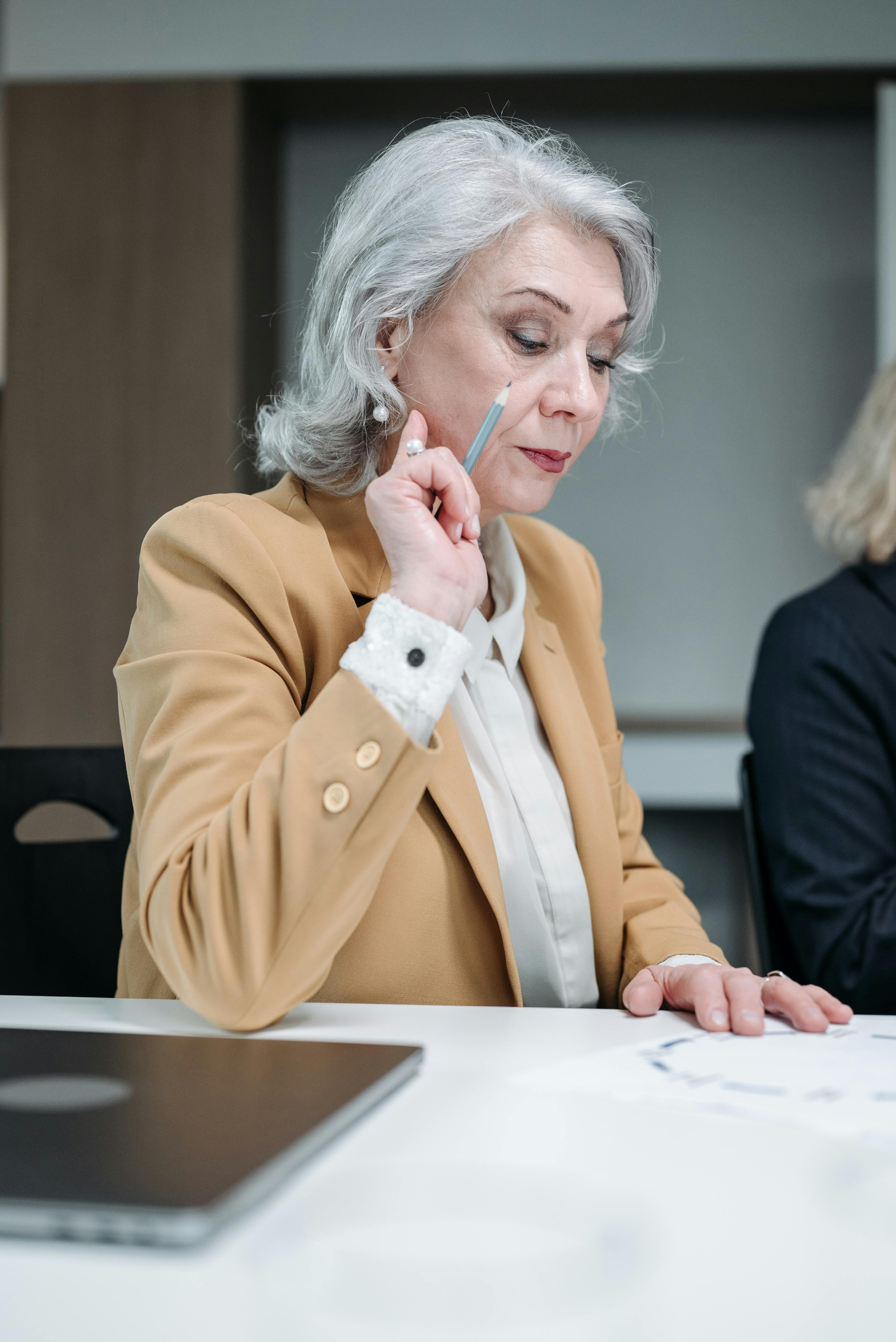 A serious collected woman | Source: Pexels