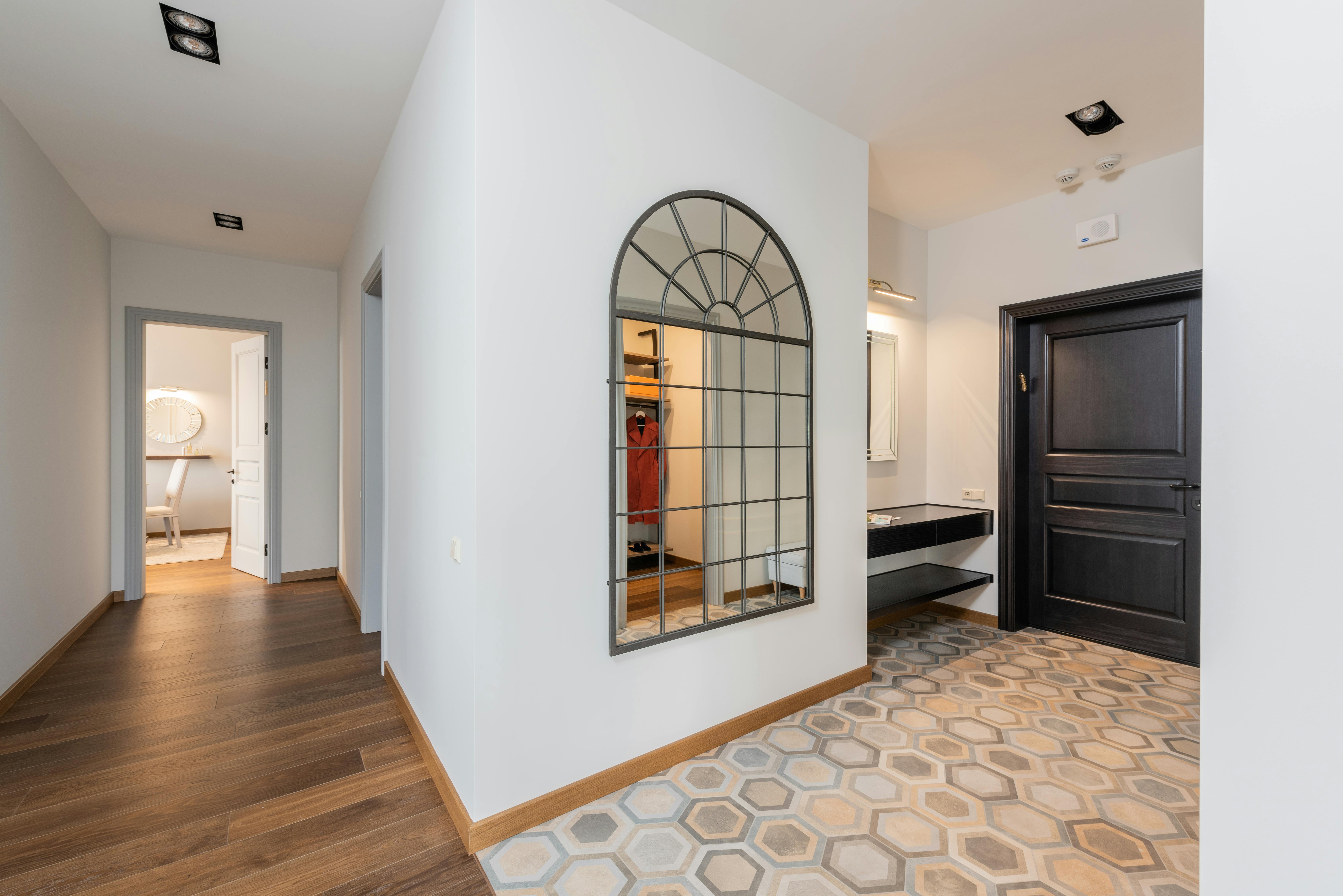 Hallway of a beautiful mansion | Source: Pexels