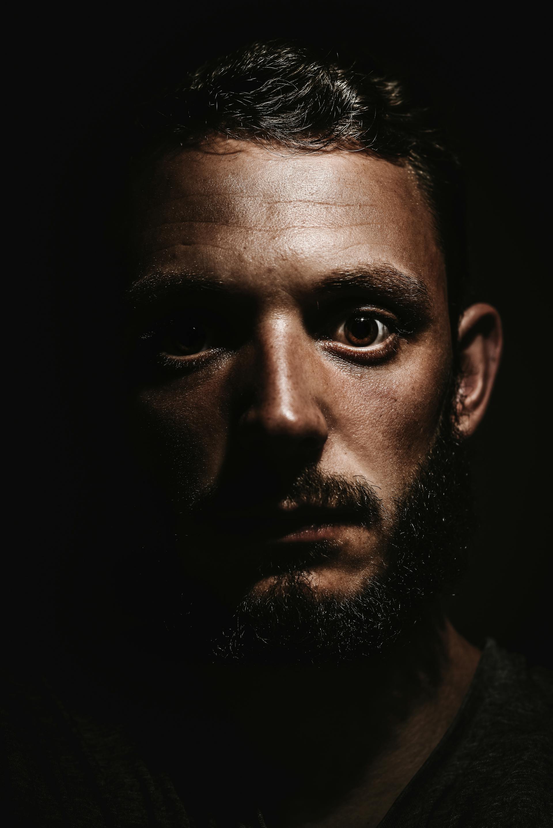 A shocked man | Source: Pexels