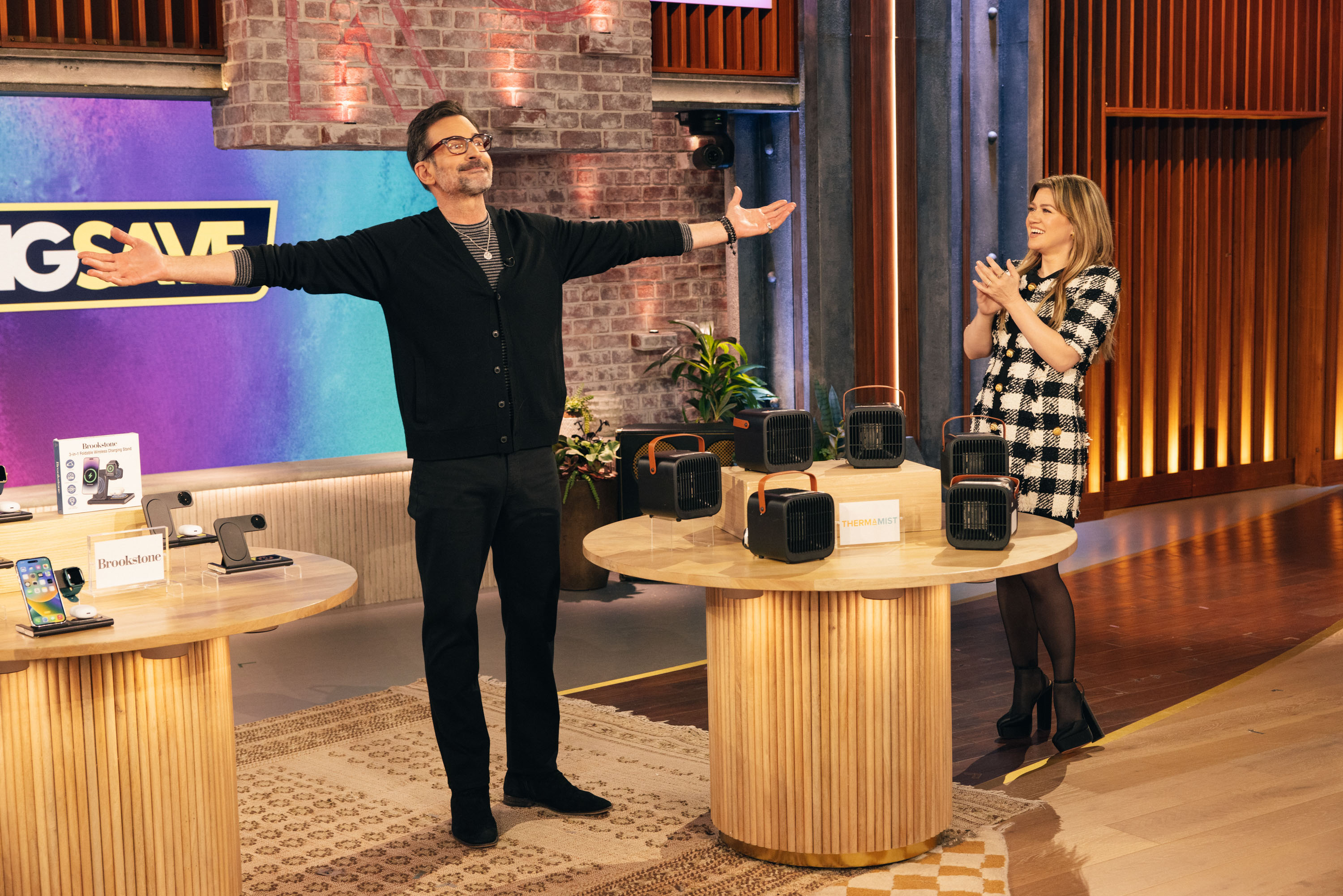 Lawrence Zarian and Kelly Clarkson during an episode of "The Kelly Clarkson Show" on January 30, 2025. | Source: Getty Images