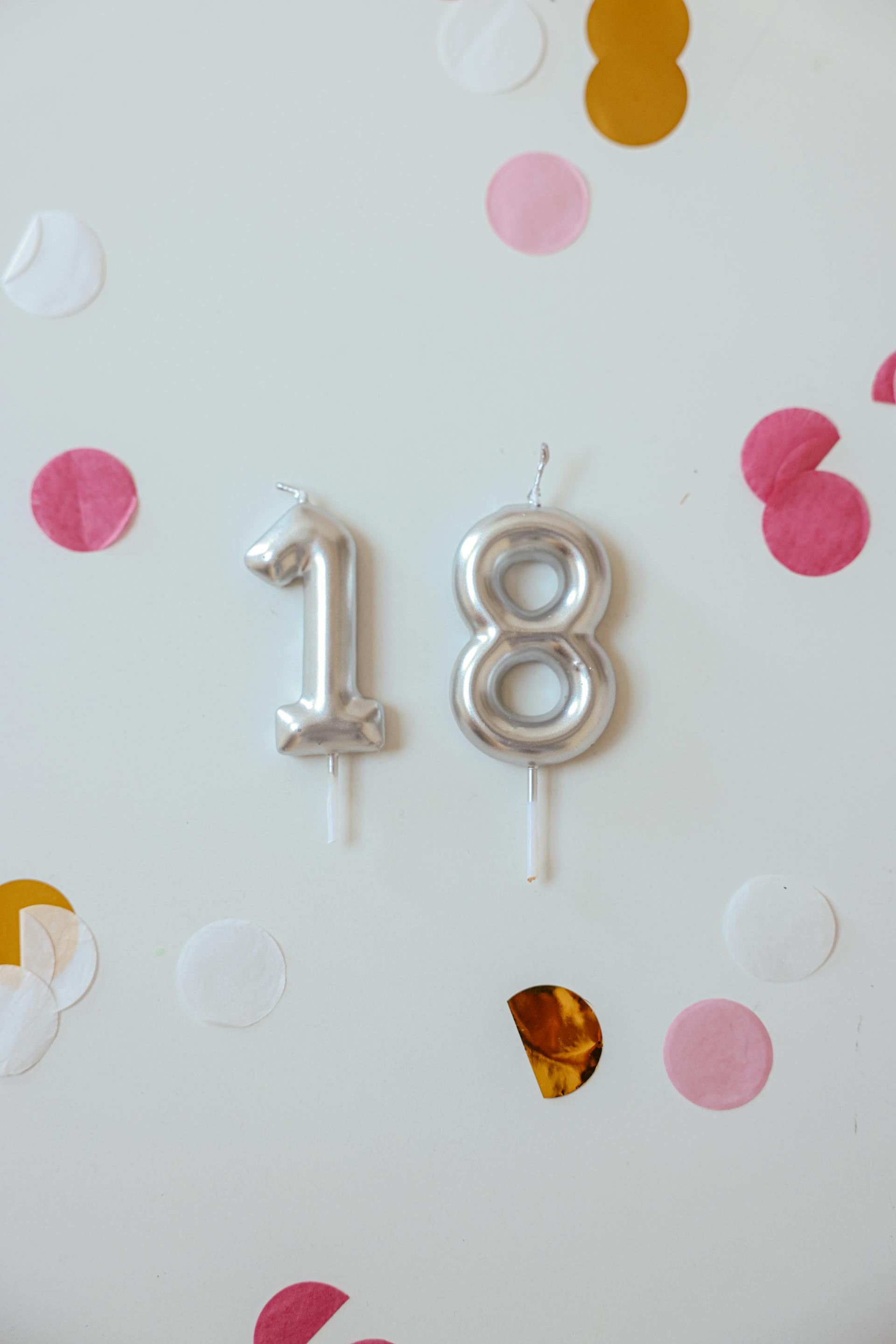 Number 18 on the wall | Source: Pexels