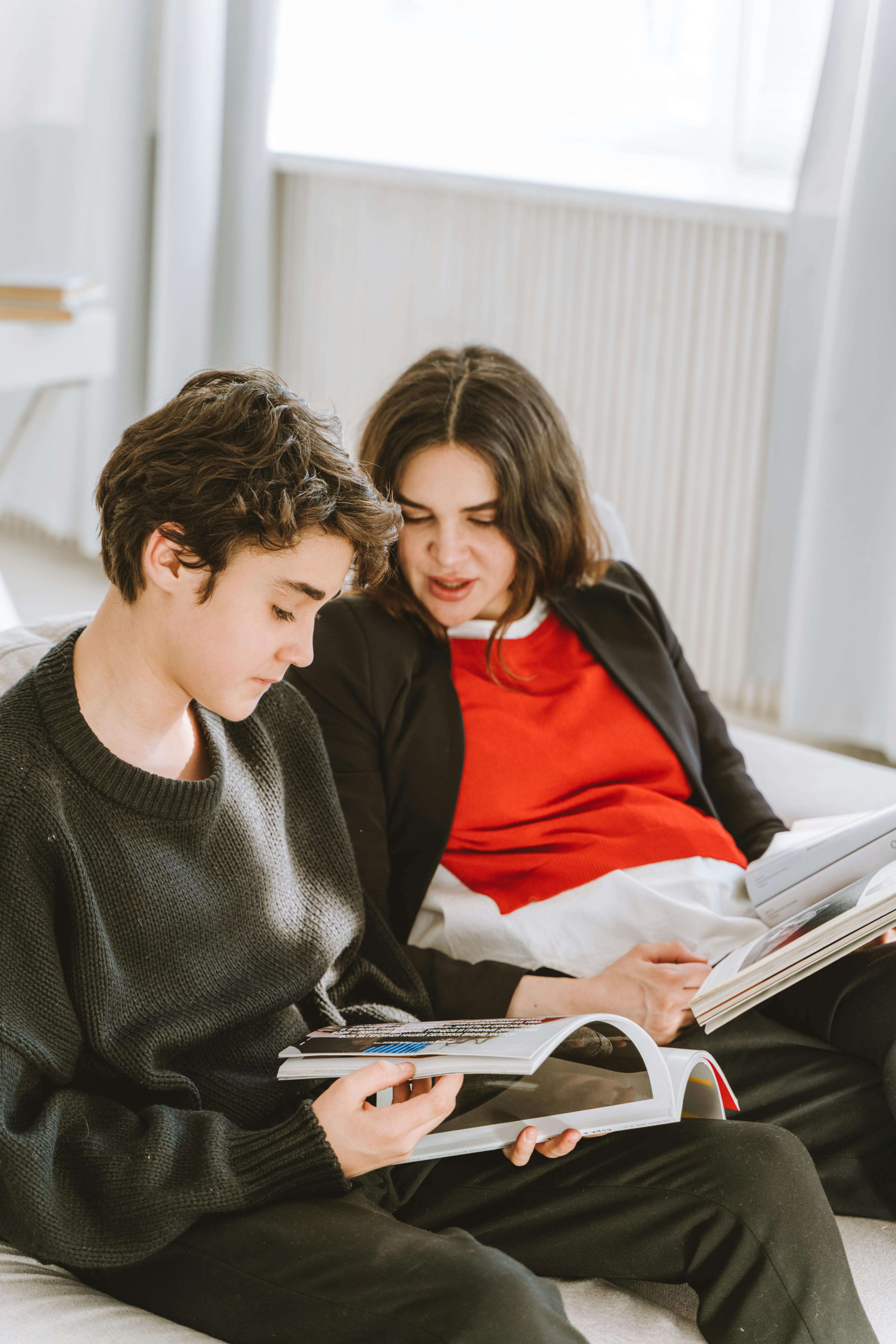 A woman talking to her son | Source: Pexels