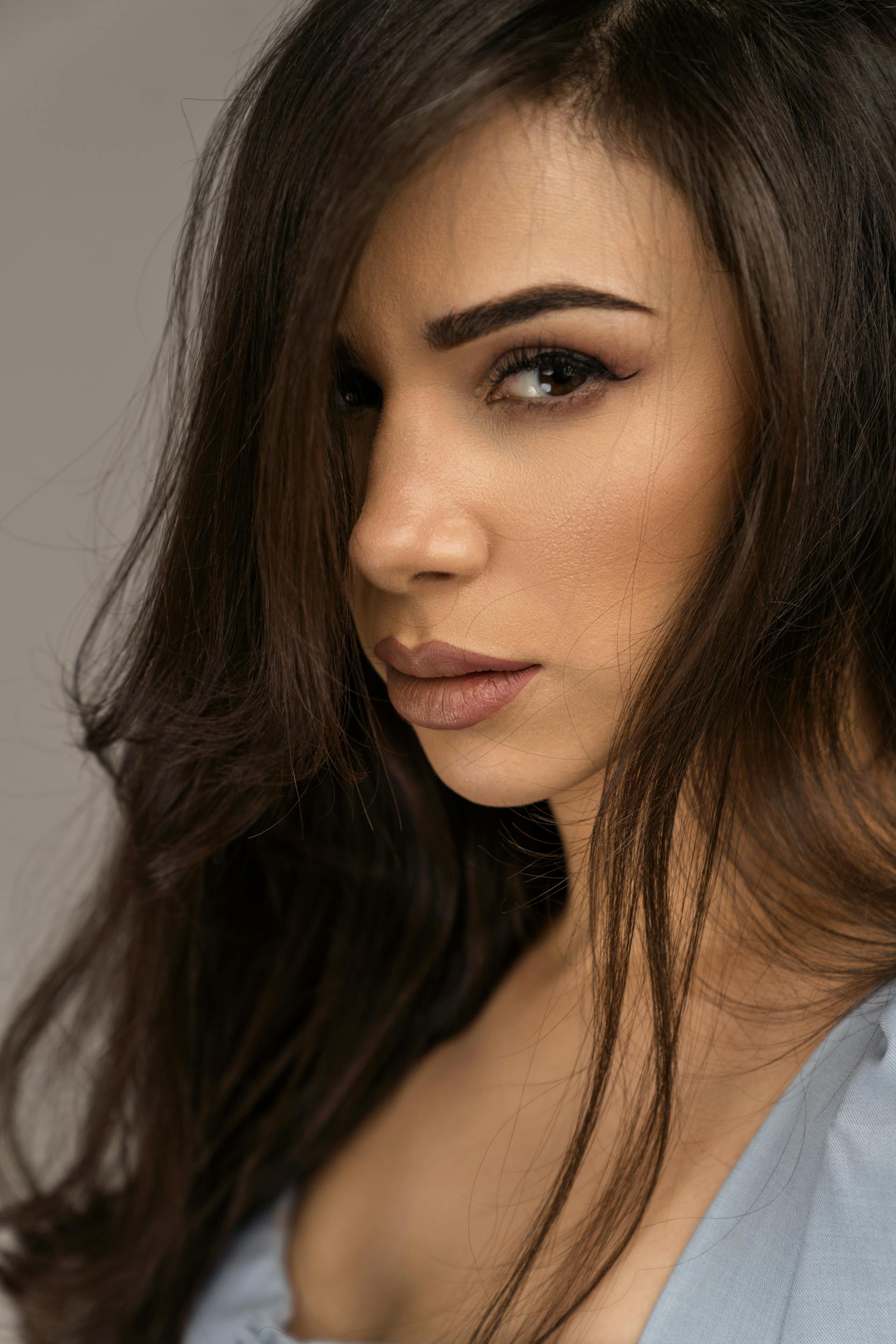 A concerned woman | Source: Pexels