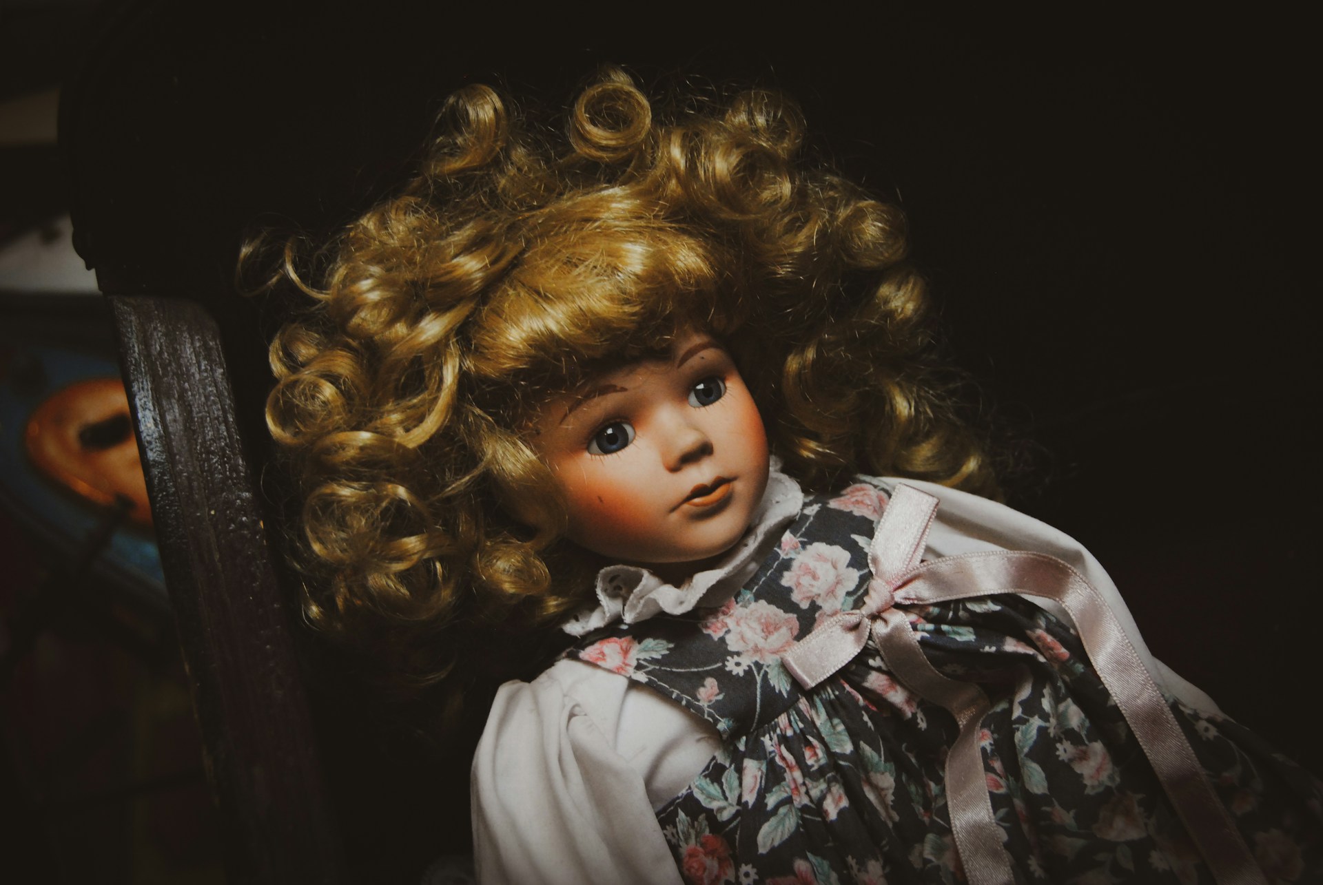 A vintage doll | Source: Unsplash