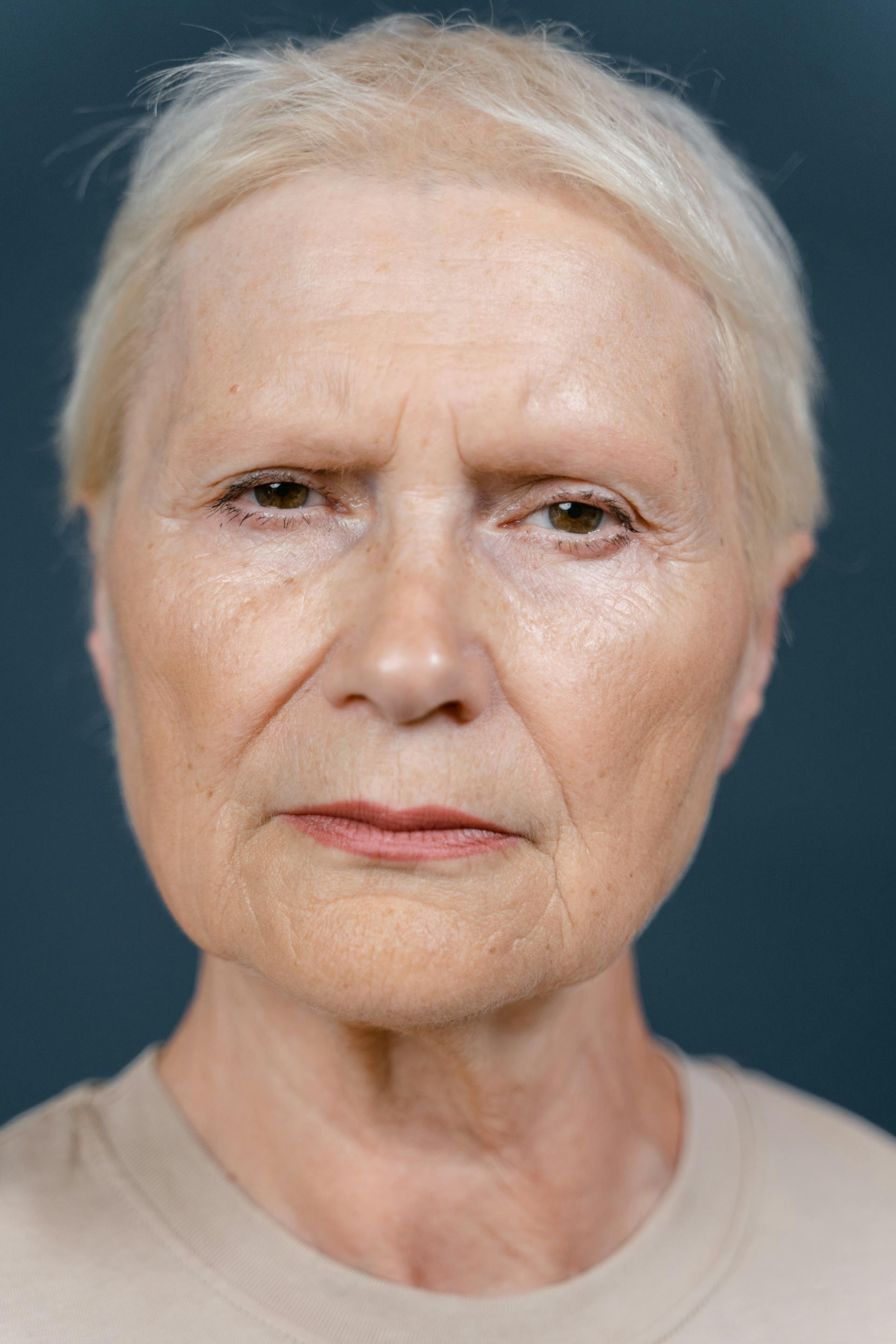 A stern-looking woman | Source: Pexels