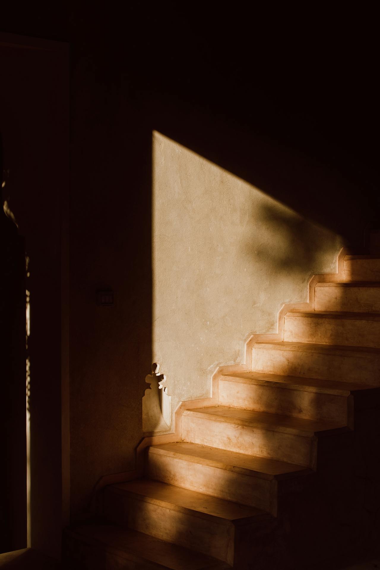 A concrete staircase | Source: Pexels