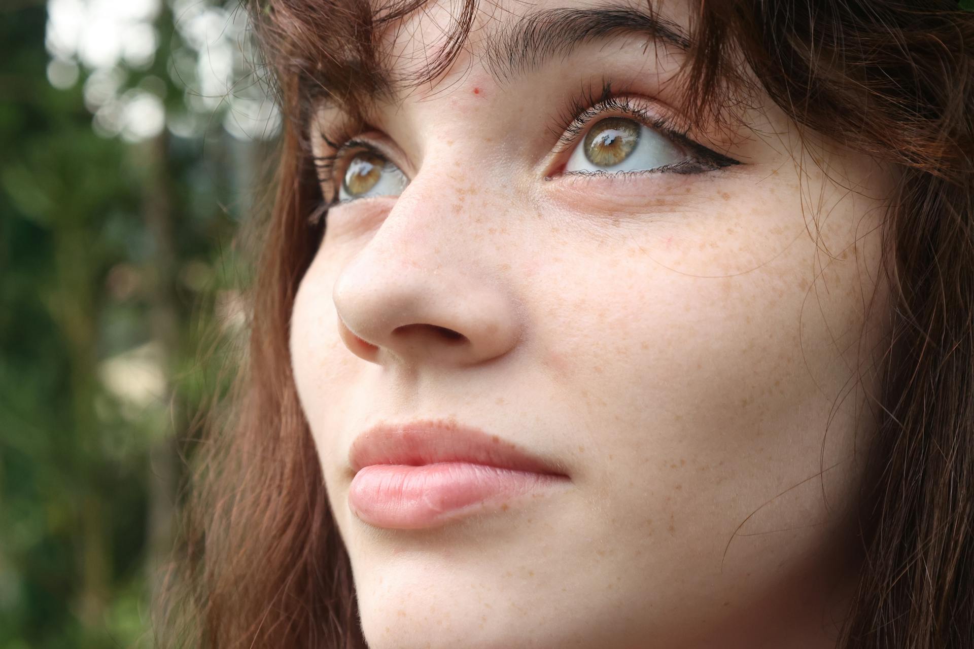 A close-up shot of a woman's face | Source: Pexels