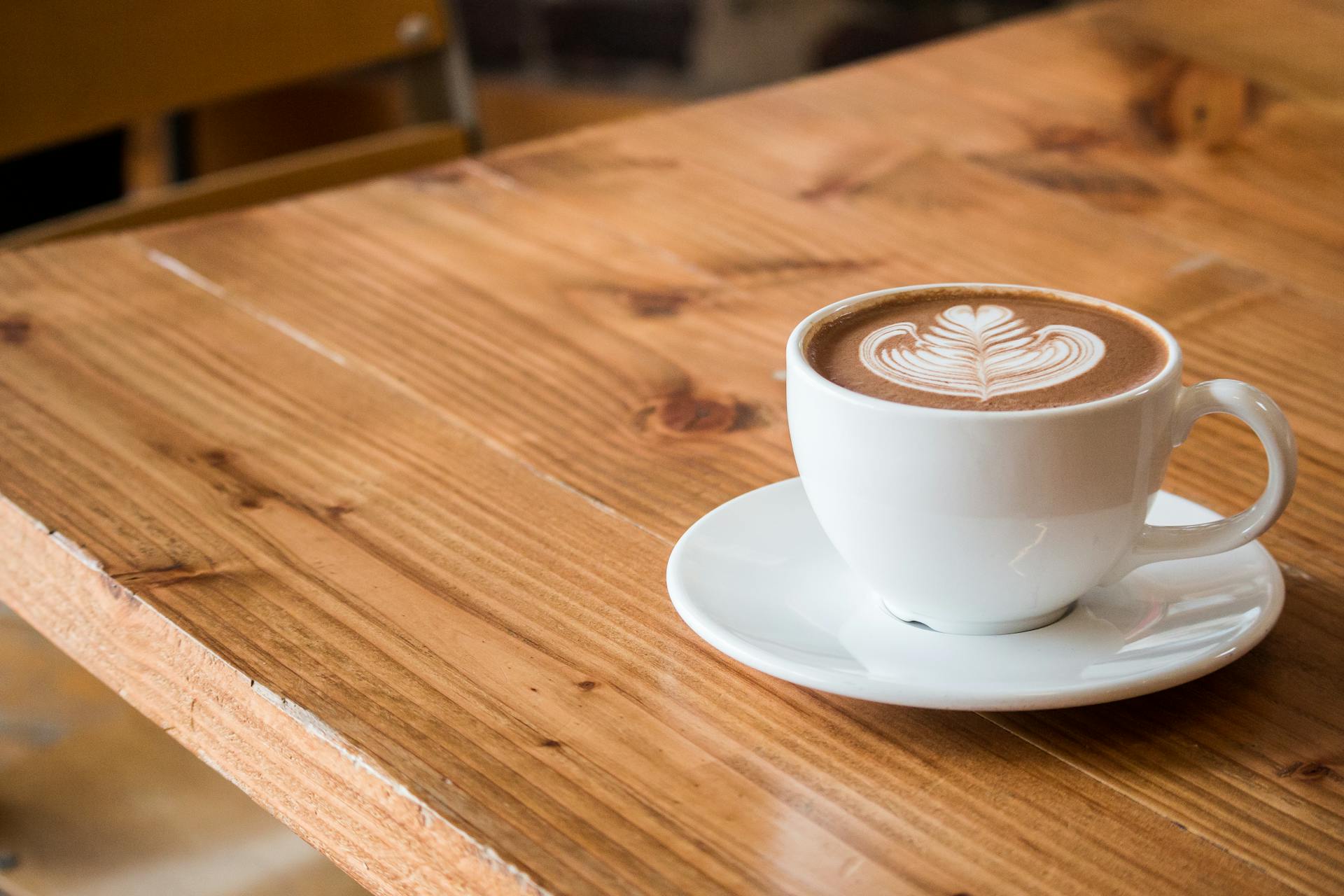 Une tasse à café sur une table | Source : Pexels