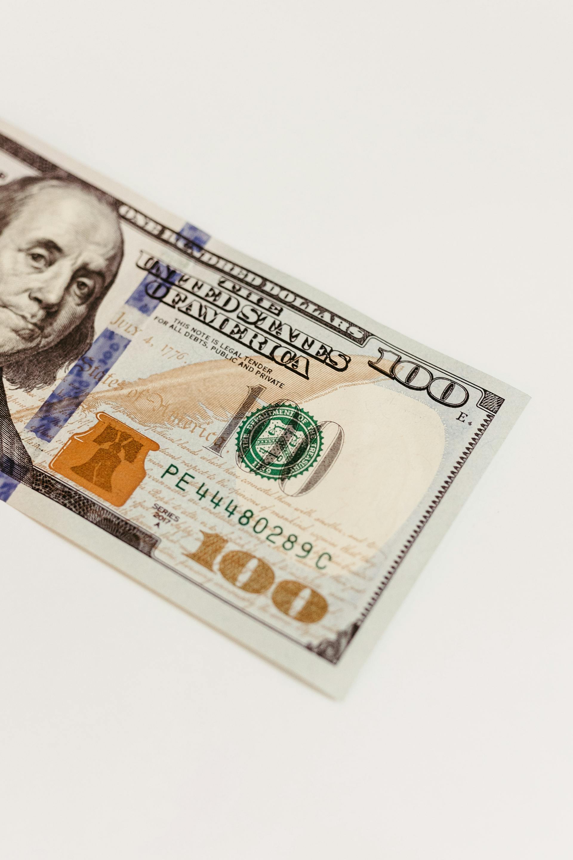 A $100 banknote | Source: Pexels