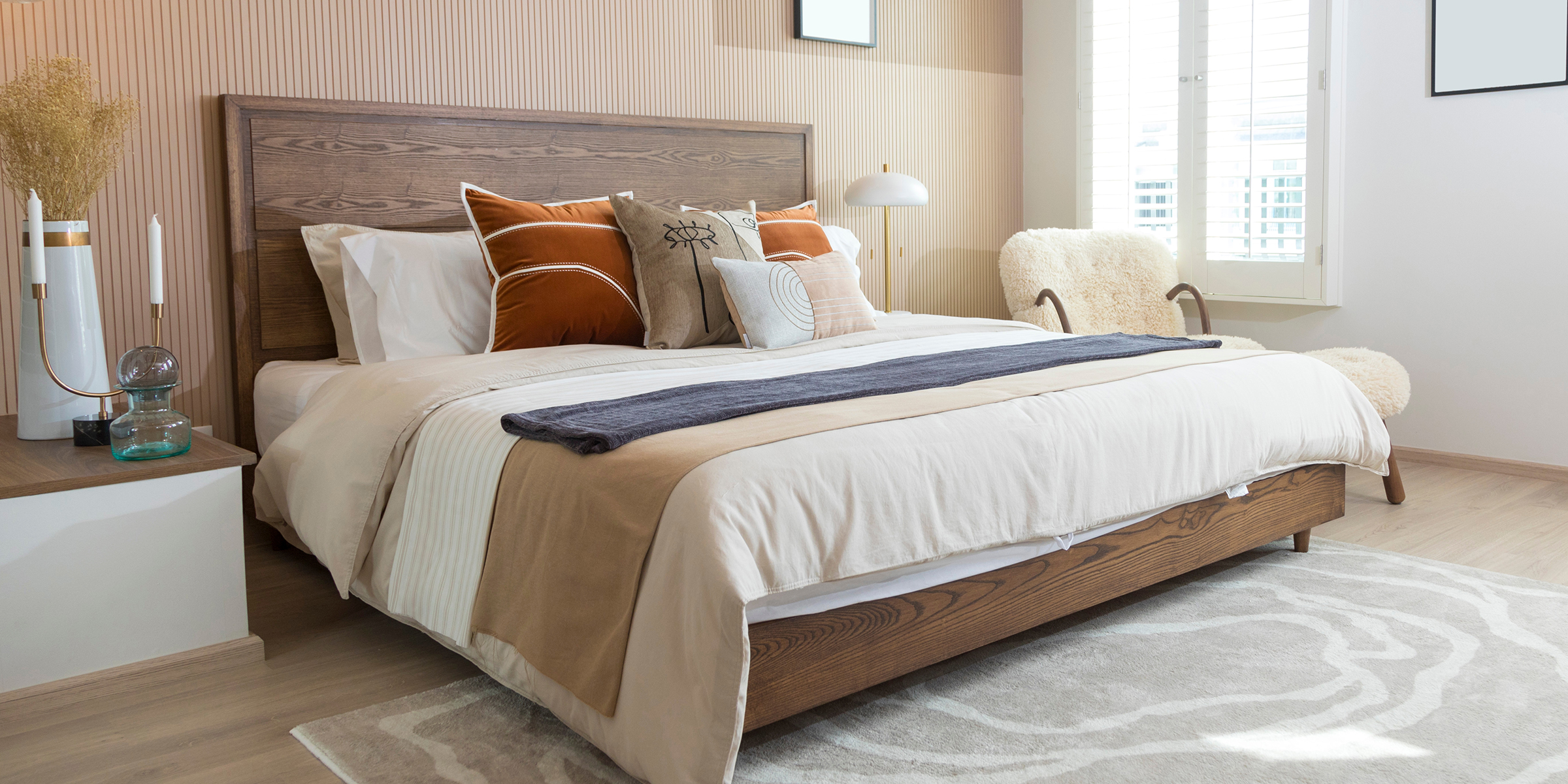 A bed in a master bedroom | Source: Shutterstock