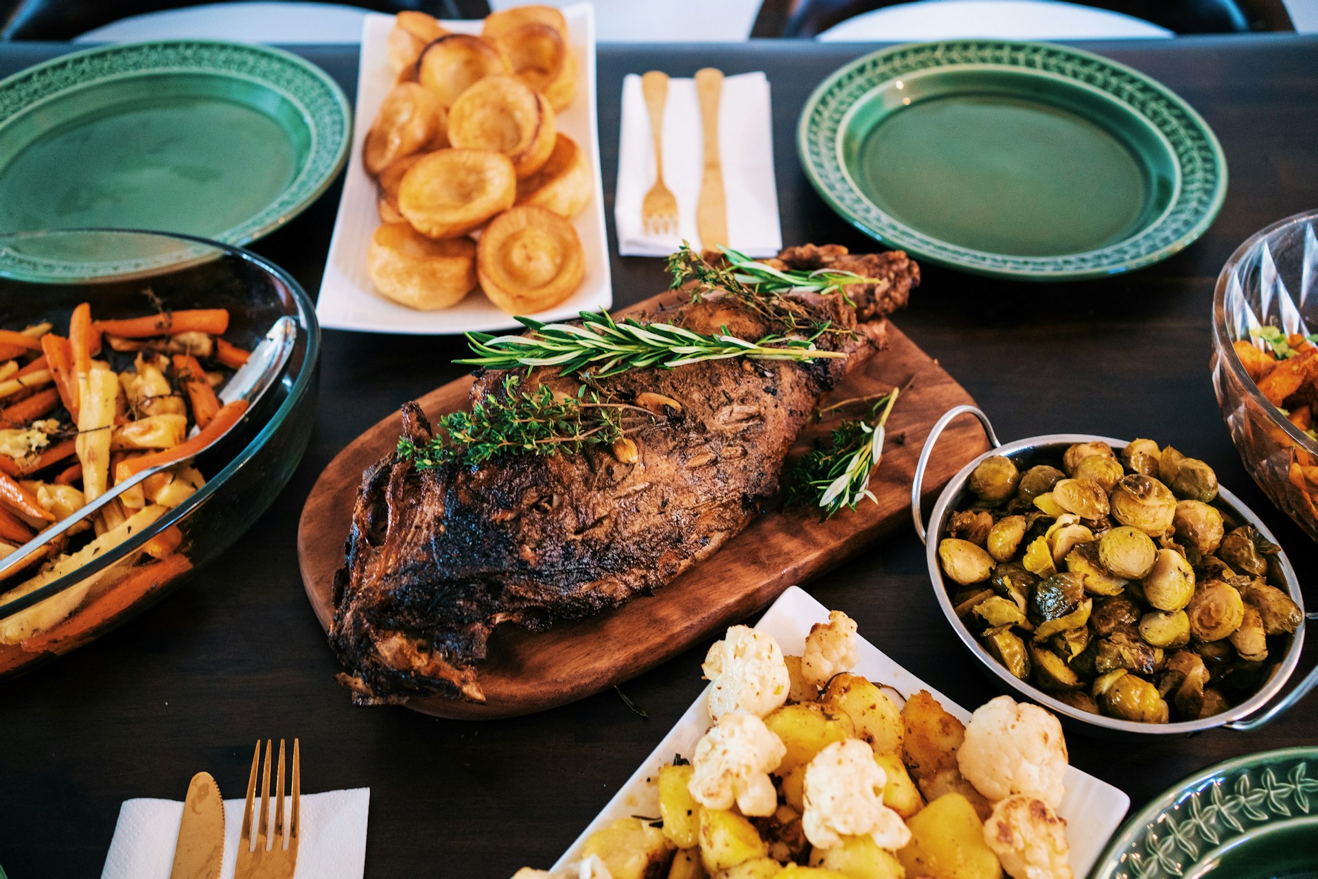Dinner set on a table | Source: Unsplash