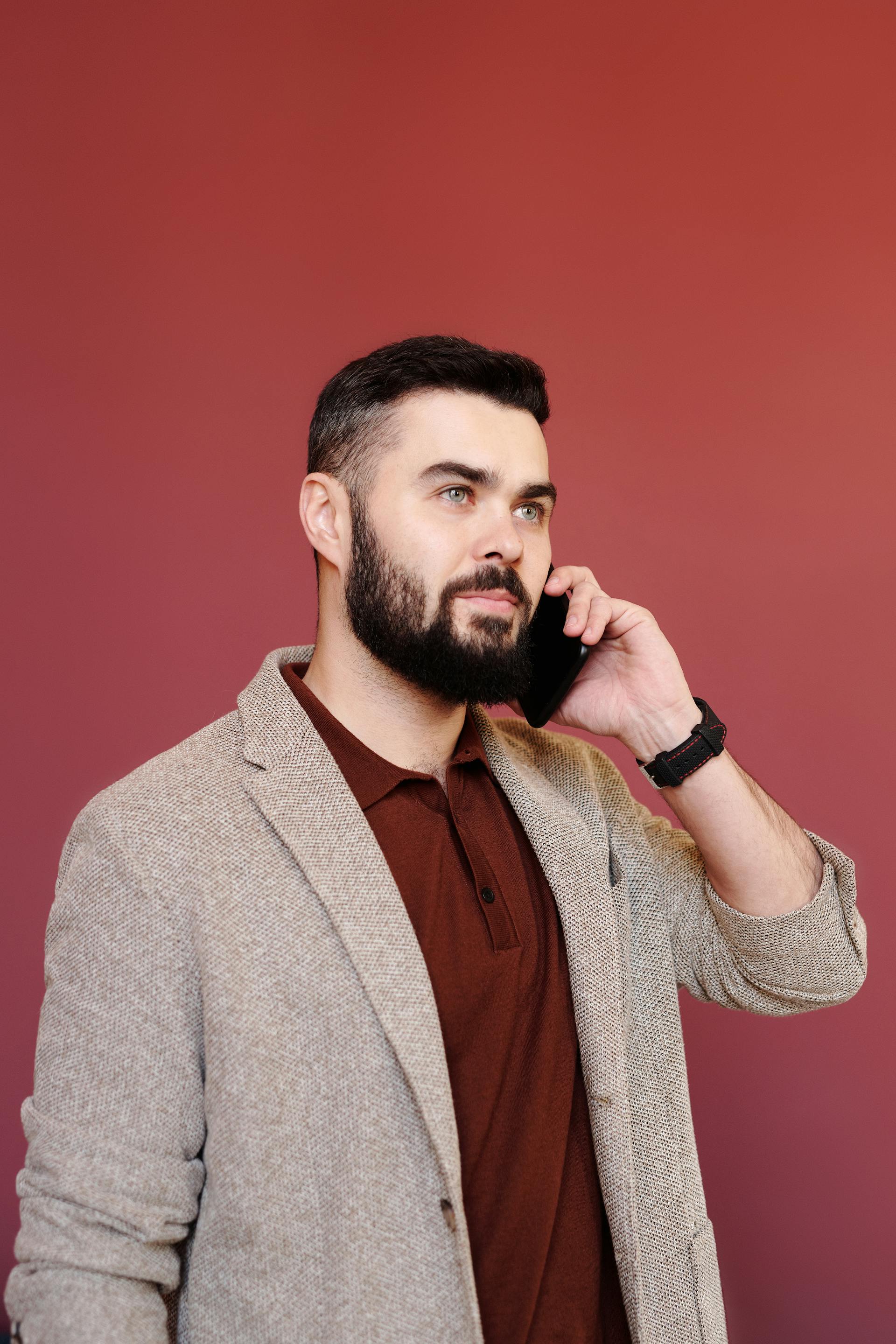 A man talking on the phone | Source: Pexels