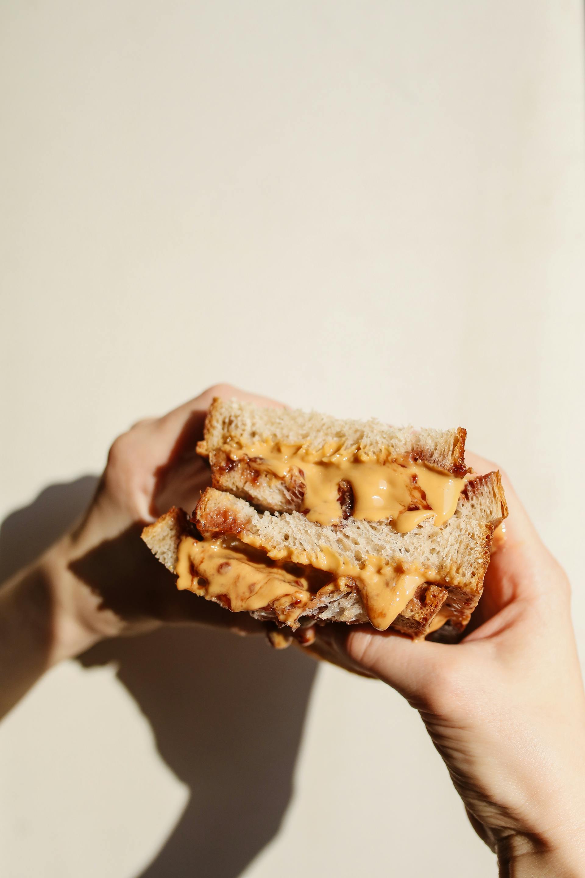 A peanut butter sandwich | Source: Pexels
