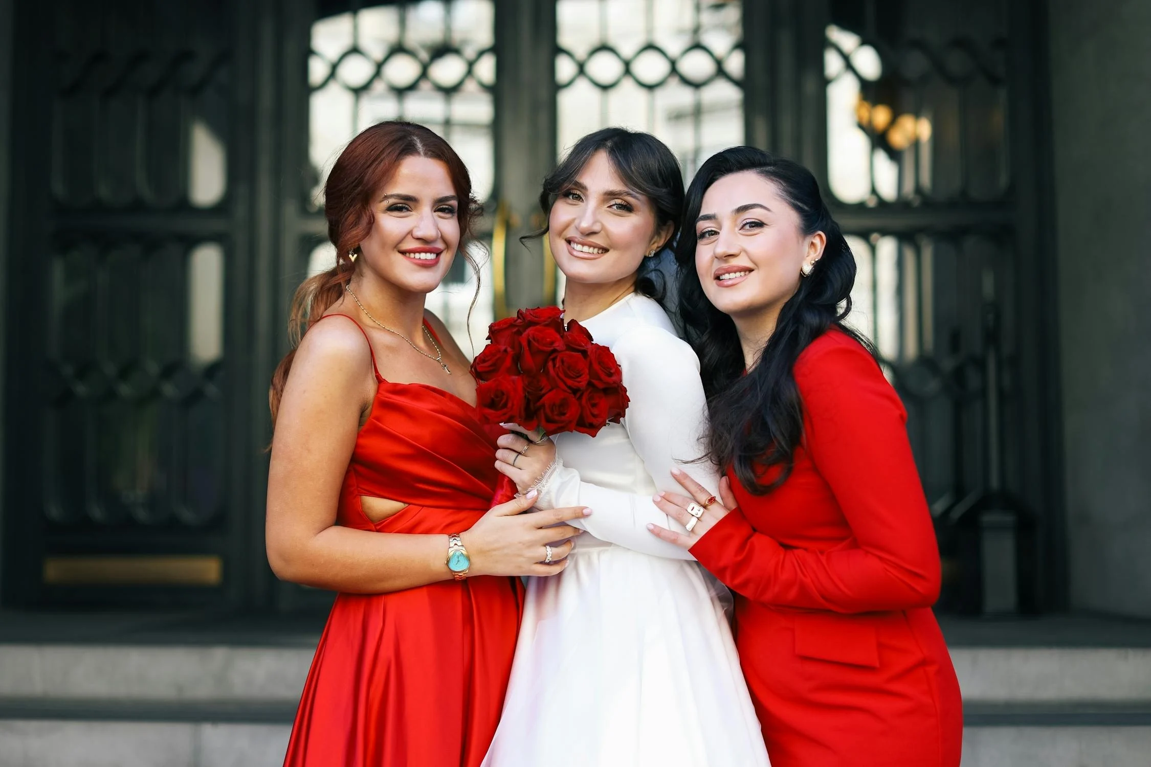 Bridesmaids with a bride | Source: Pexels