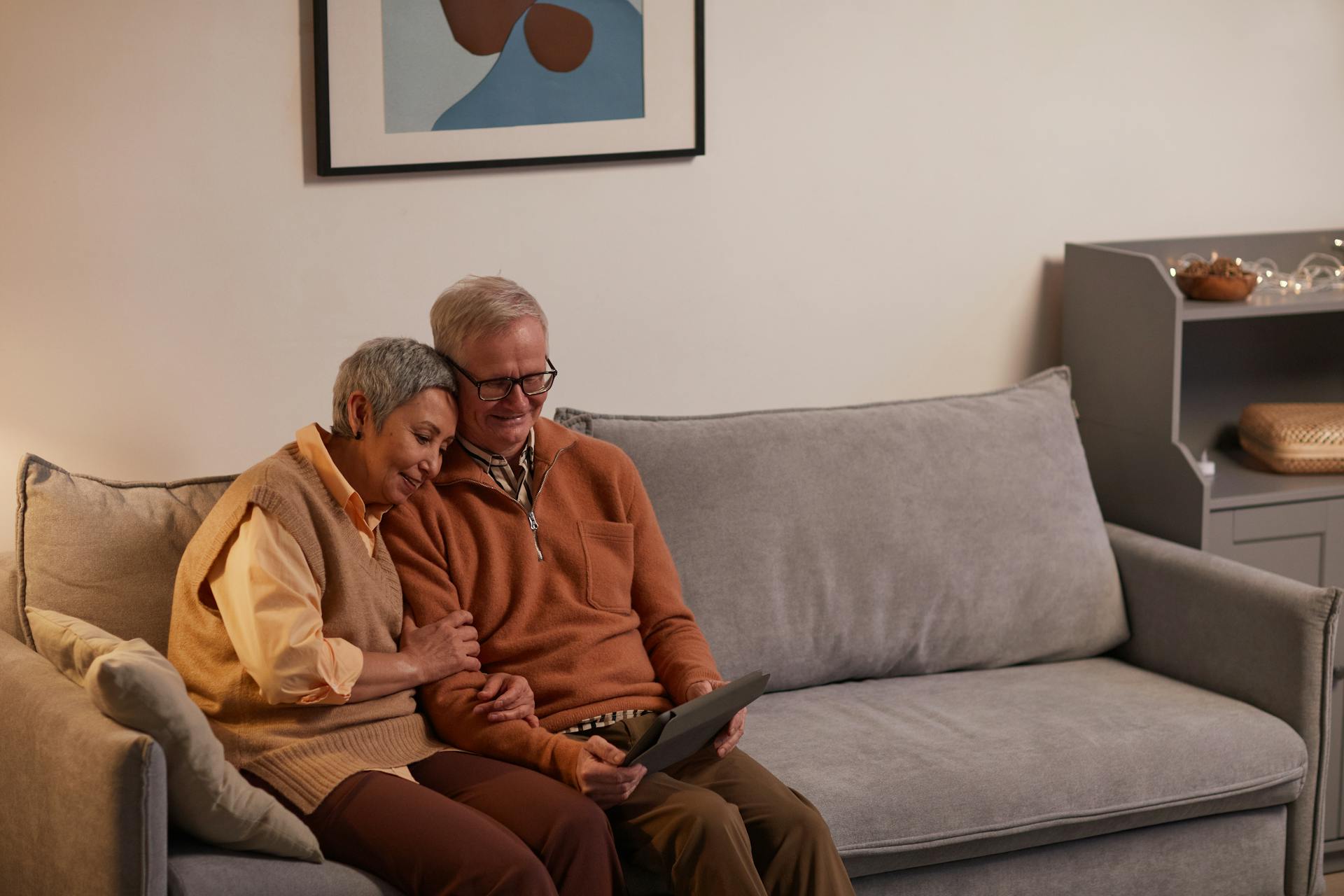 A happy and content couple | Source: Pexels