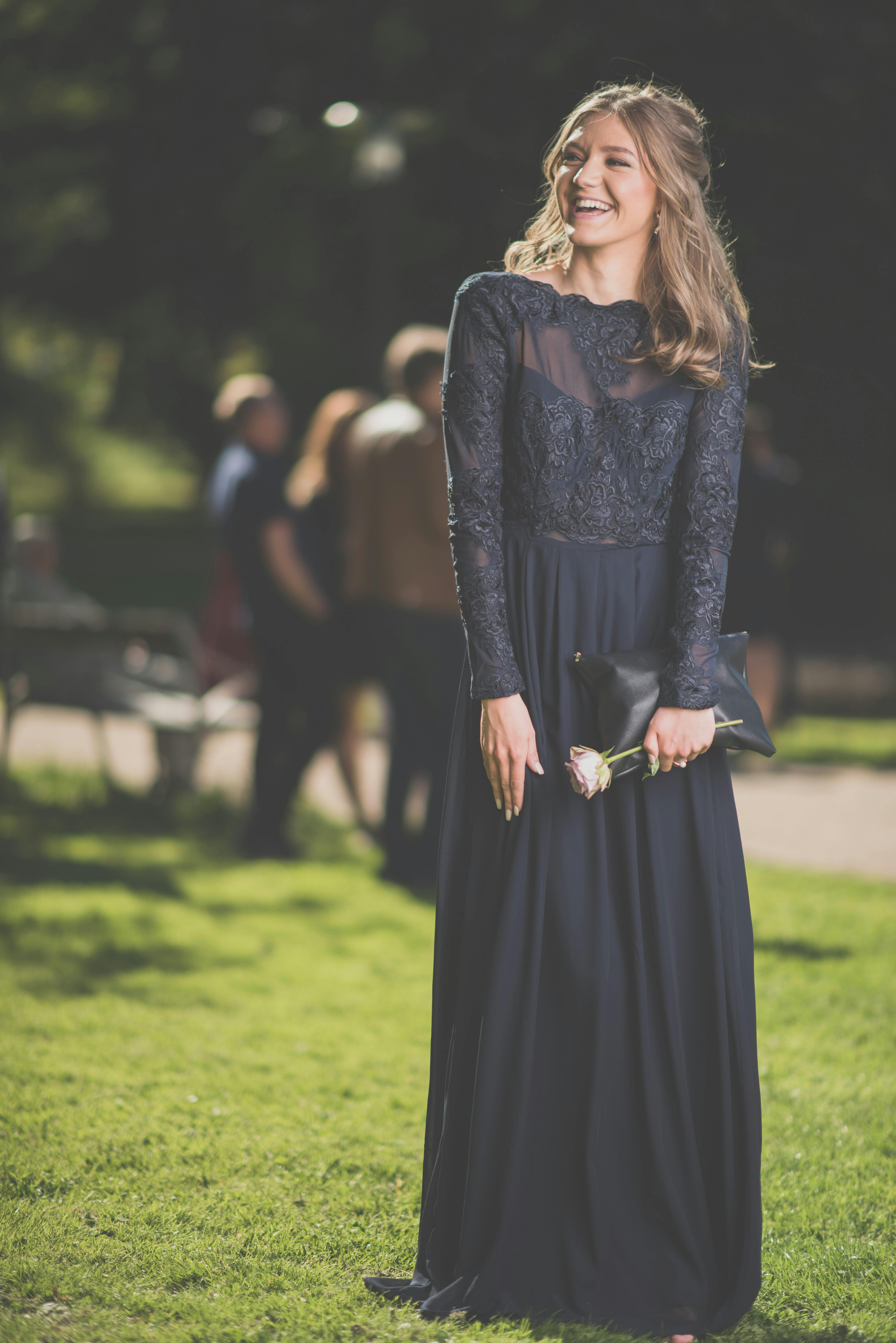 A smiling teenage girl at prom | Source: Pexels