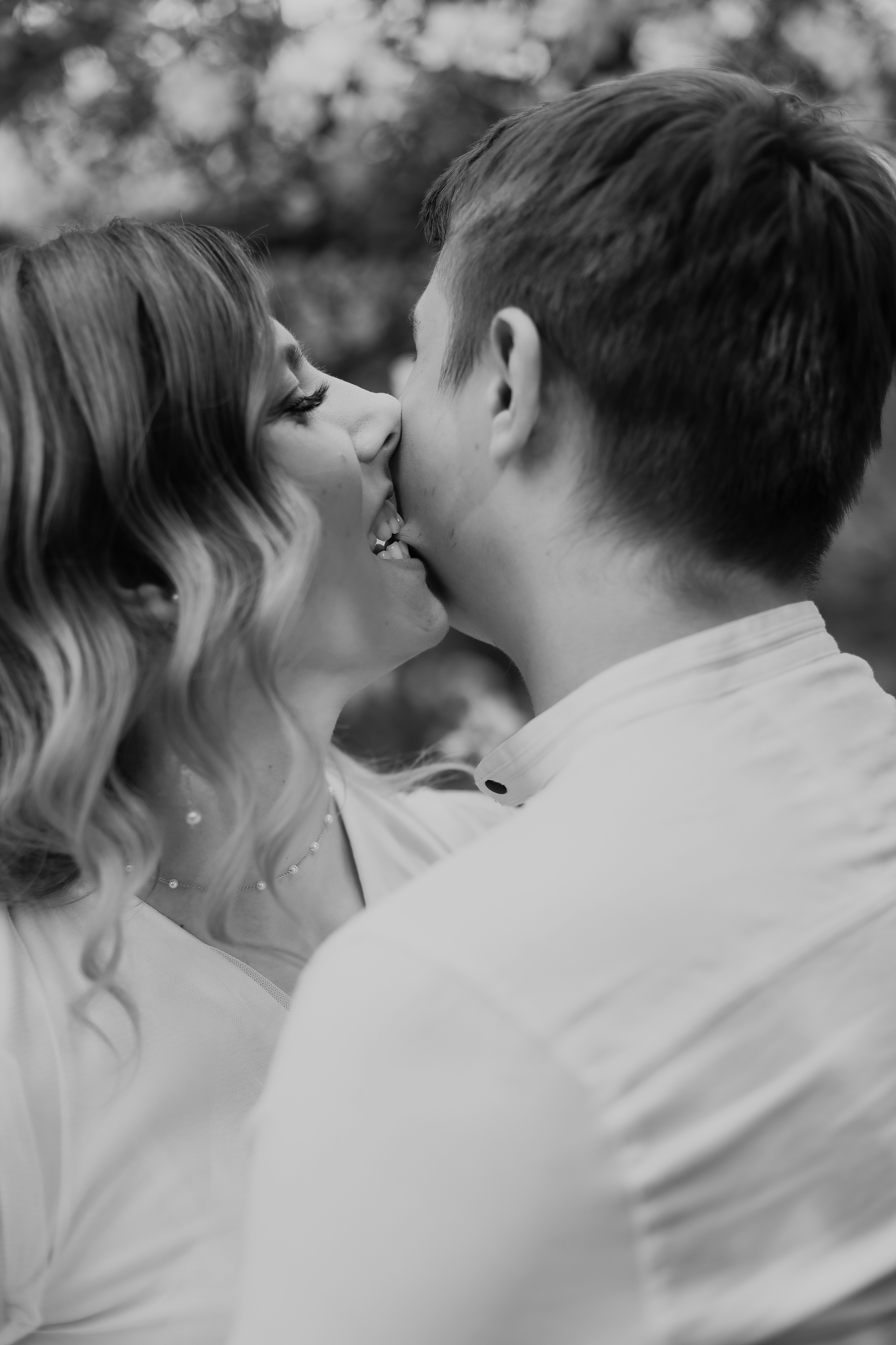 Couple kissing | Source: Unsplash