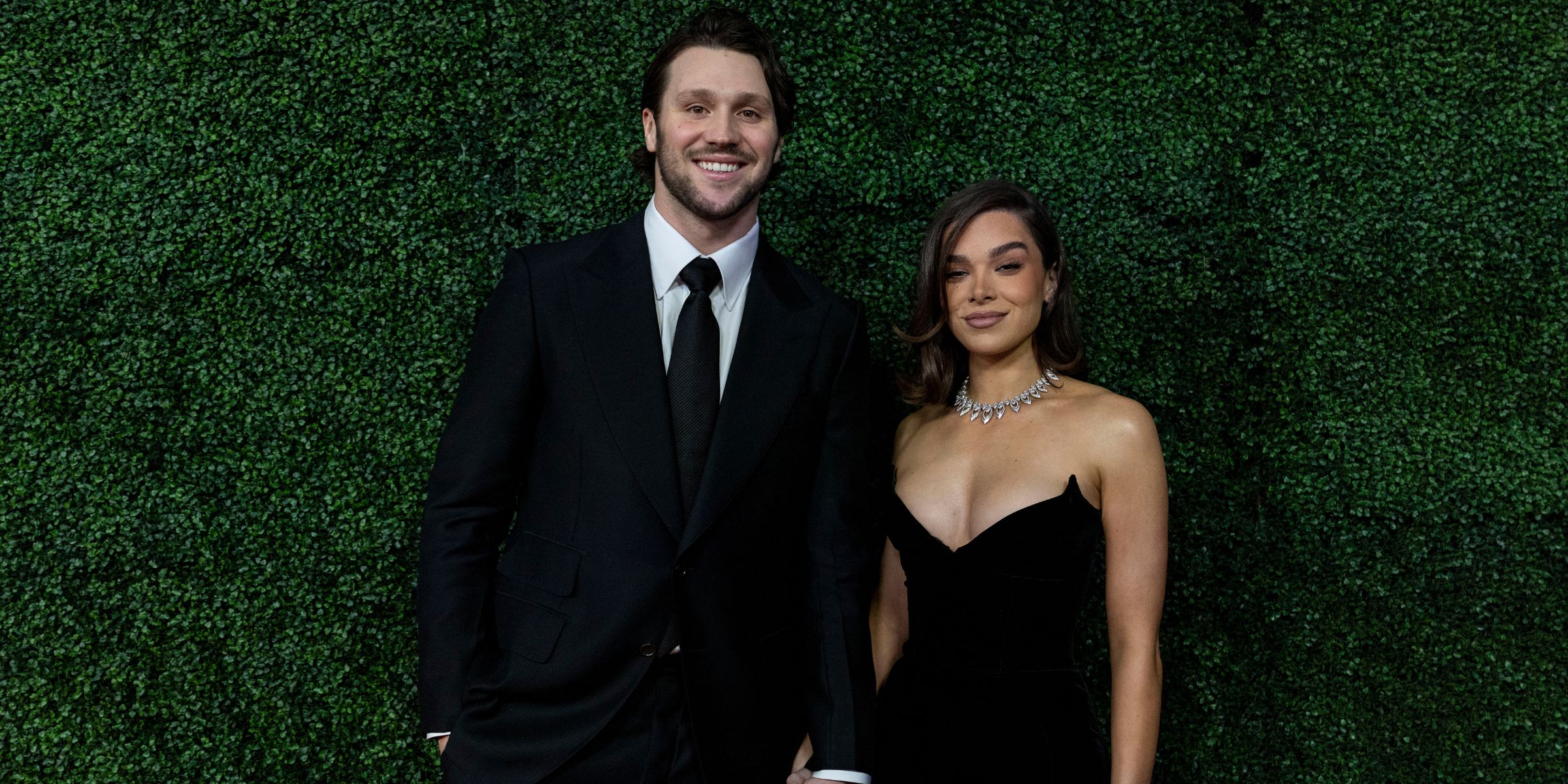Josh Allen and Hailee Steinfeld | Source: Getty Images