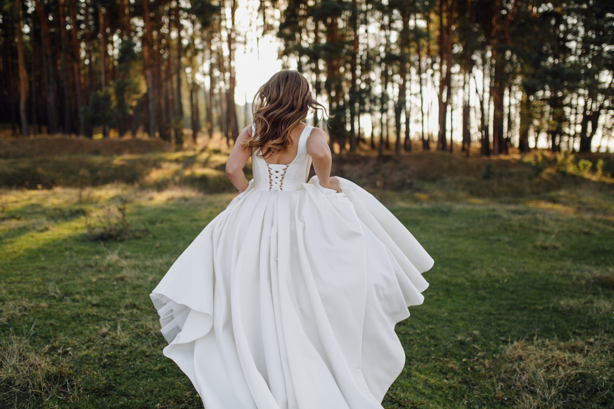 A bride running away | Source: Freepik