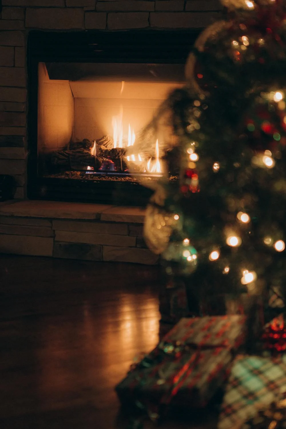 A house decorated for Christmas | Source: Pexels