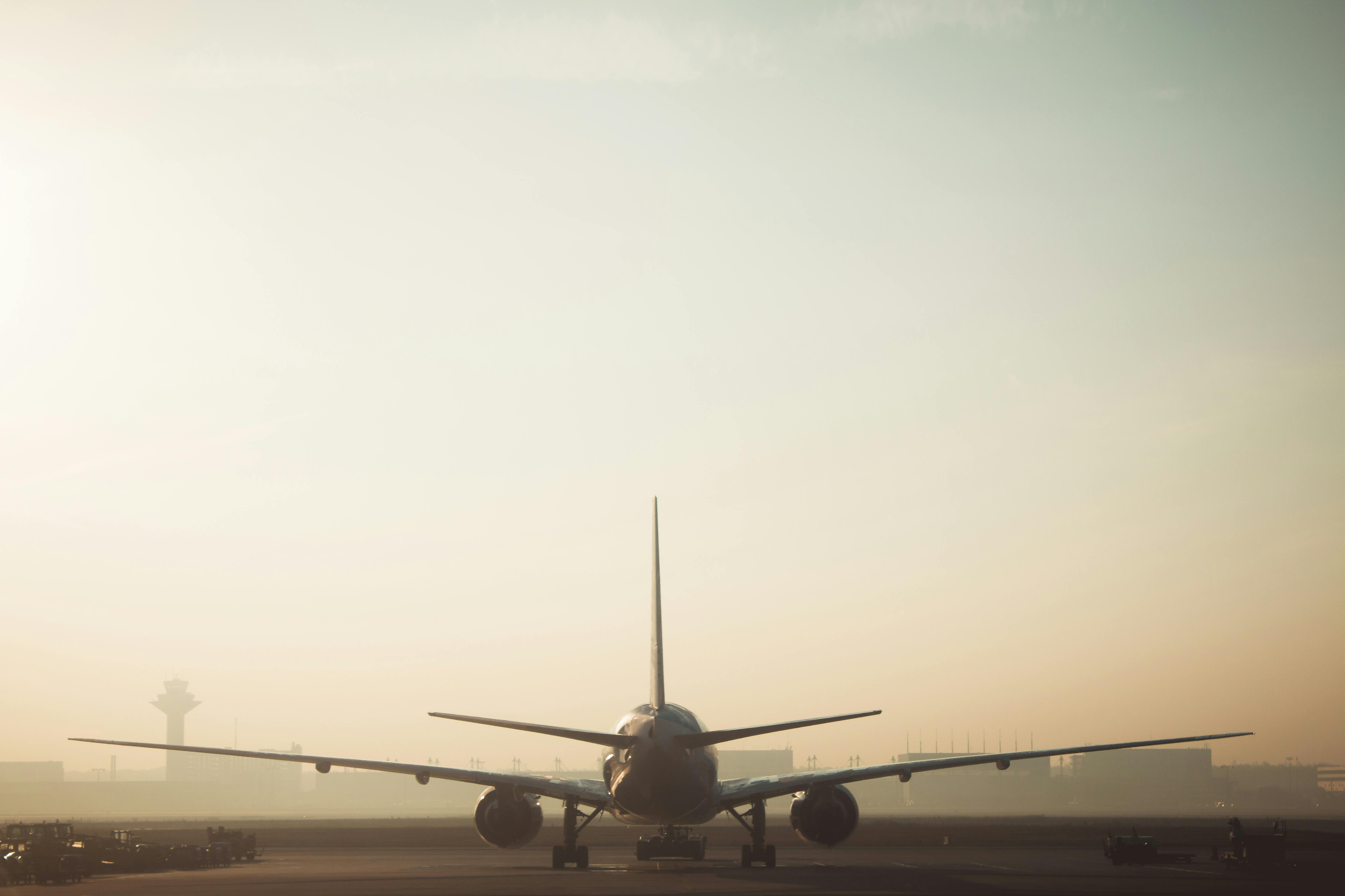 An airplane on a runway | Source: Pexels