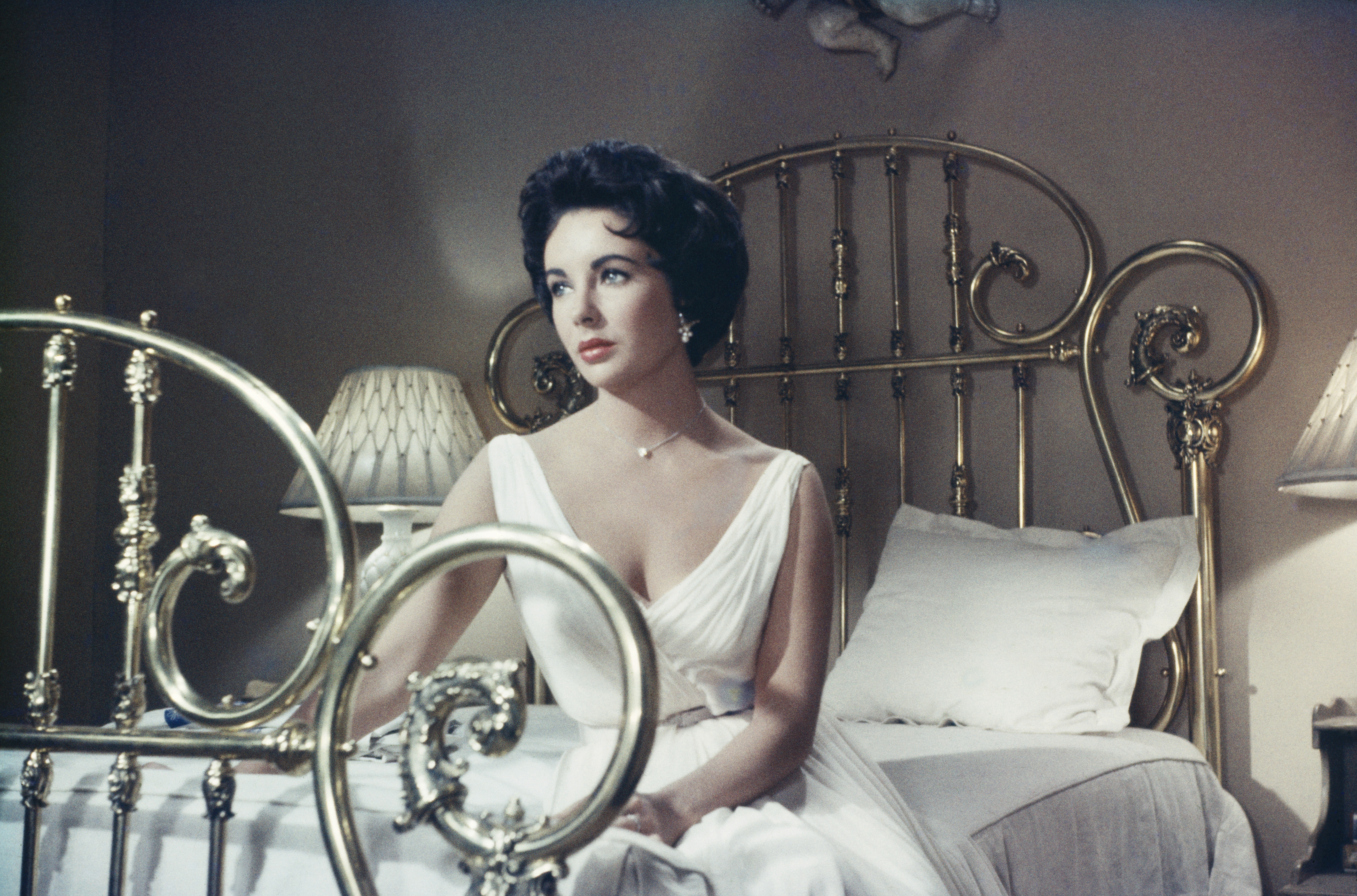 Elizabeth Taylor stars in the MGM film, “Cat On A Hot Tin Roof,” circa 1958. | Source: Getty Images
