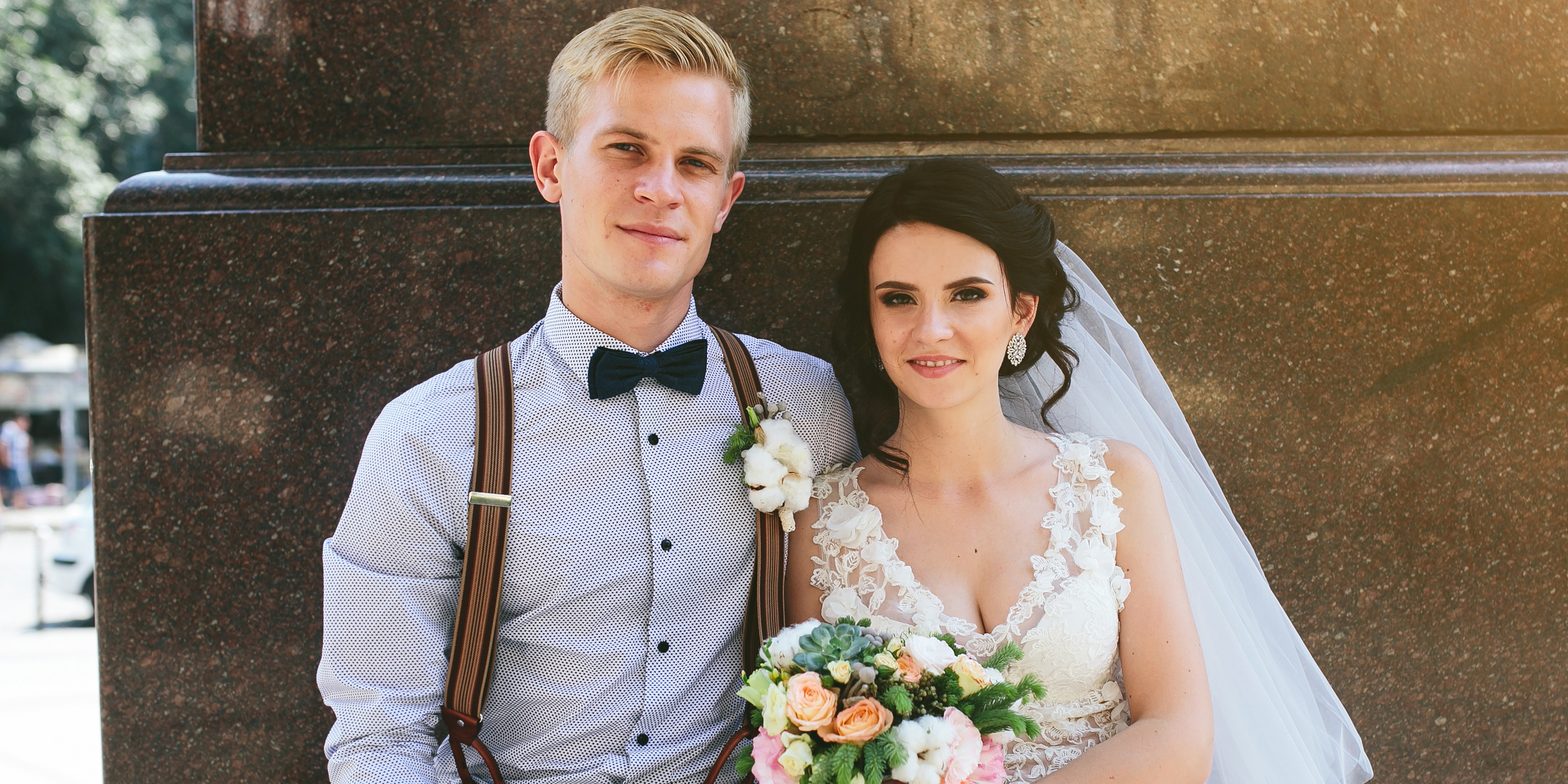 A smiling bridal couple | Source: Shutterstock