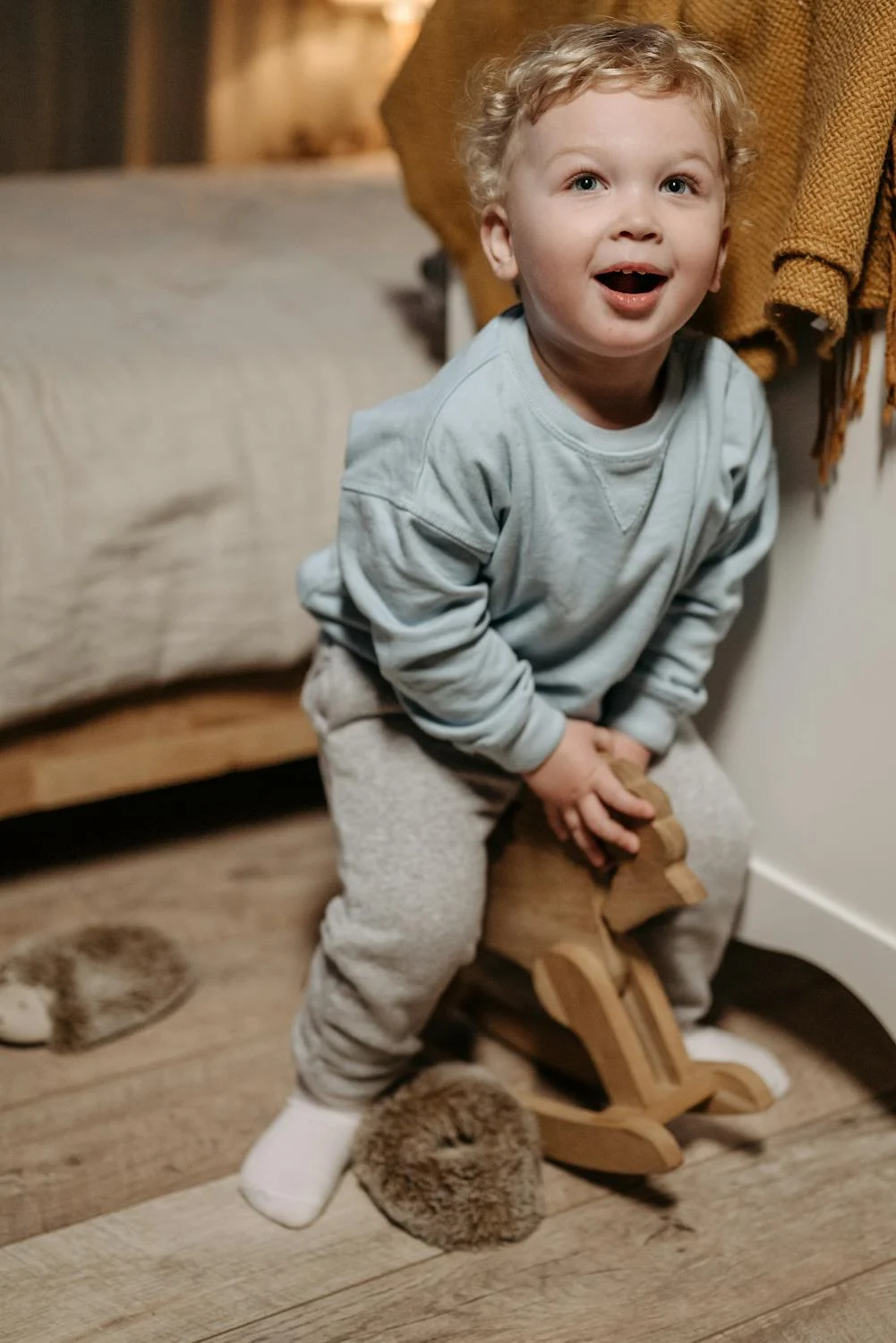 A giggling toddler | Source: Pexels